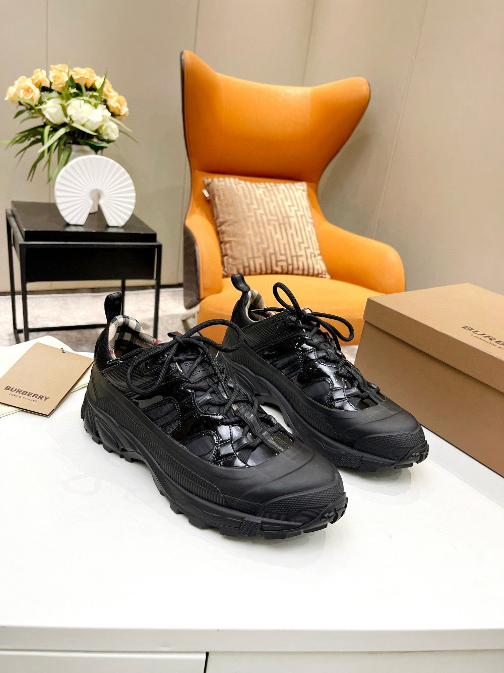Shoe Burberry shoes — a1184f21 Angle 1