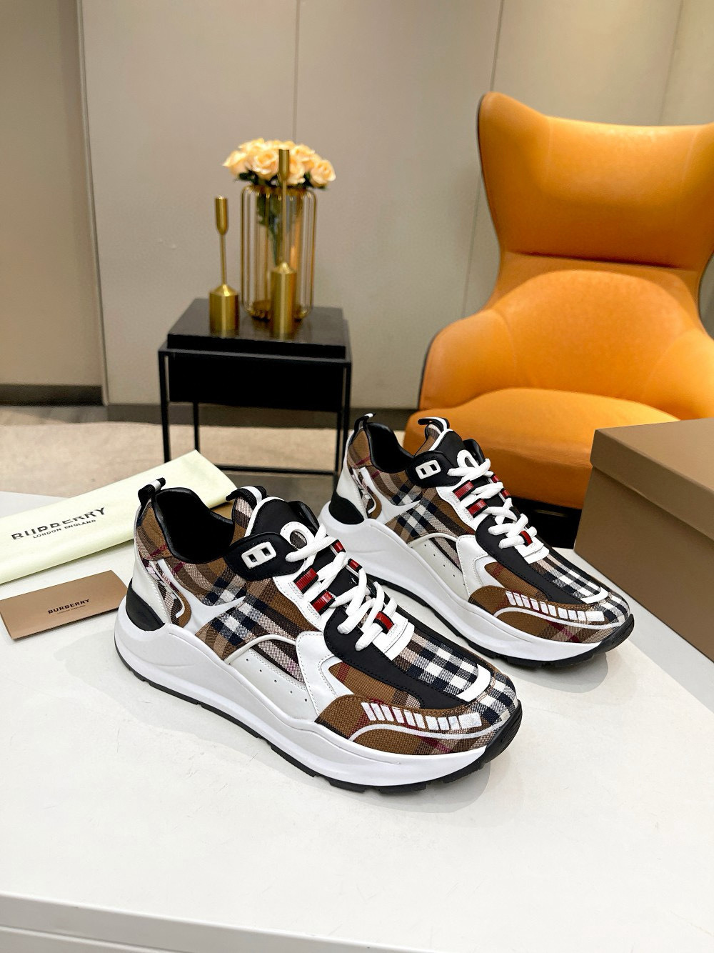 Shoe Burberry shoes — b90aecd5 Angle 1