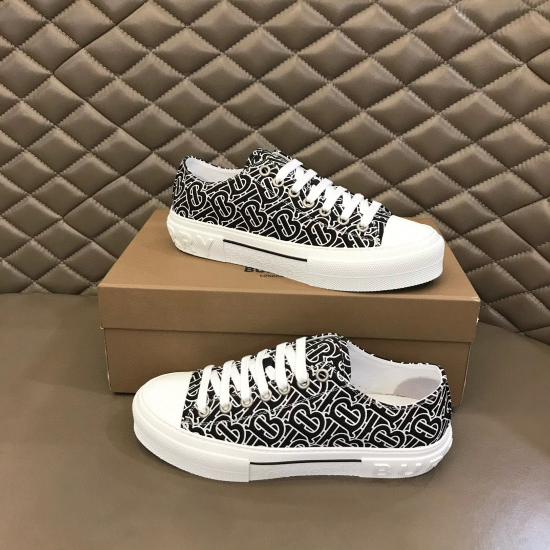 Shoe Burberry shoes — d449b3ec Angle 1