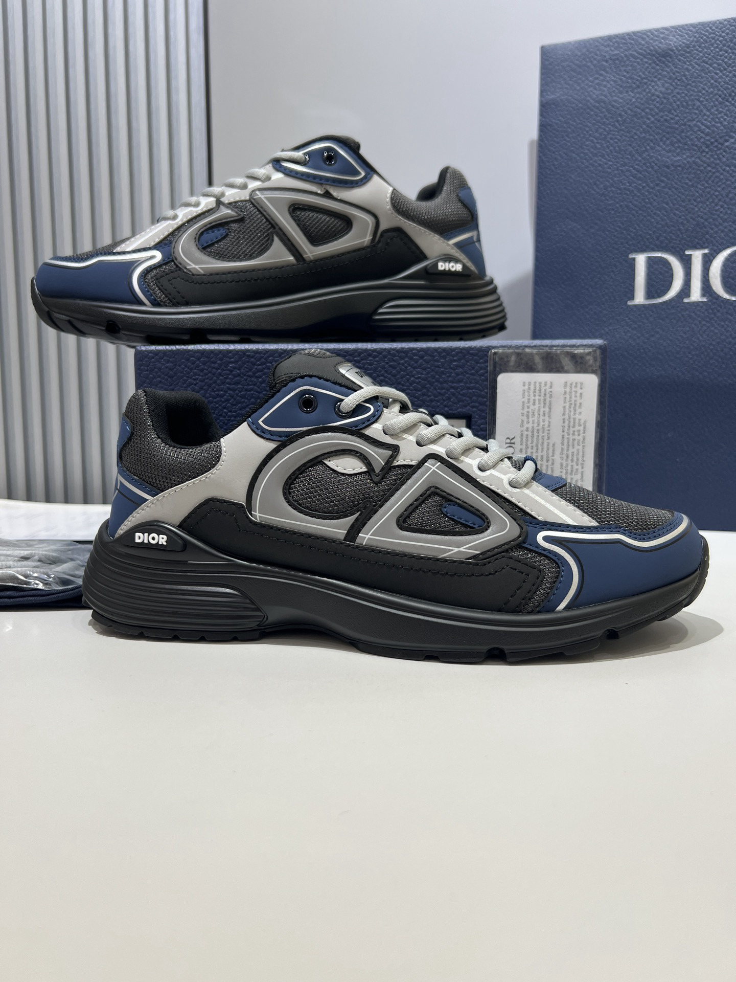 Shoe Dior Shoes — 3071c337 Angle 1