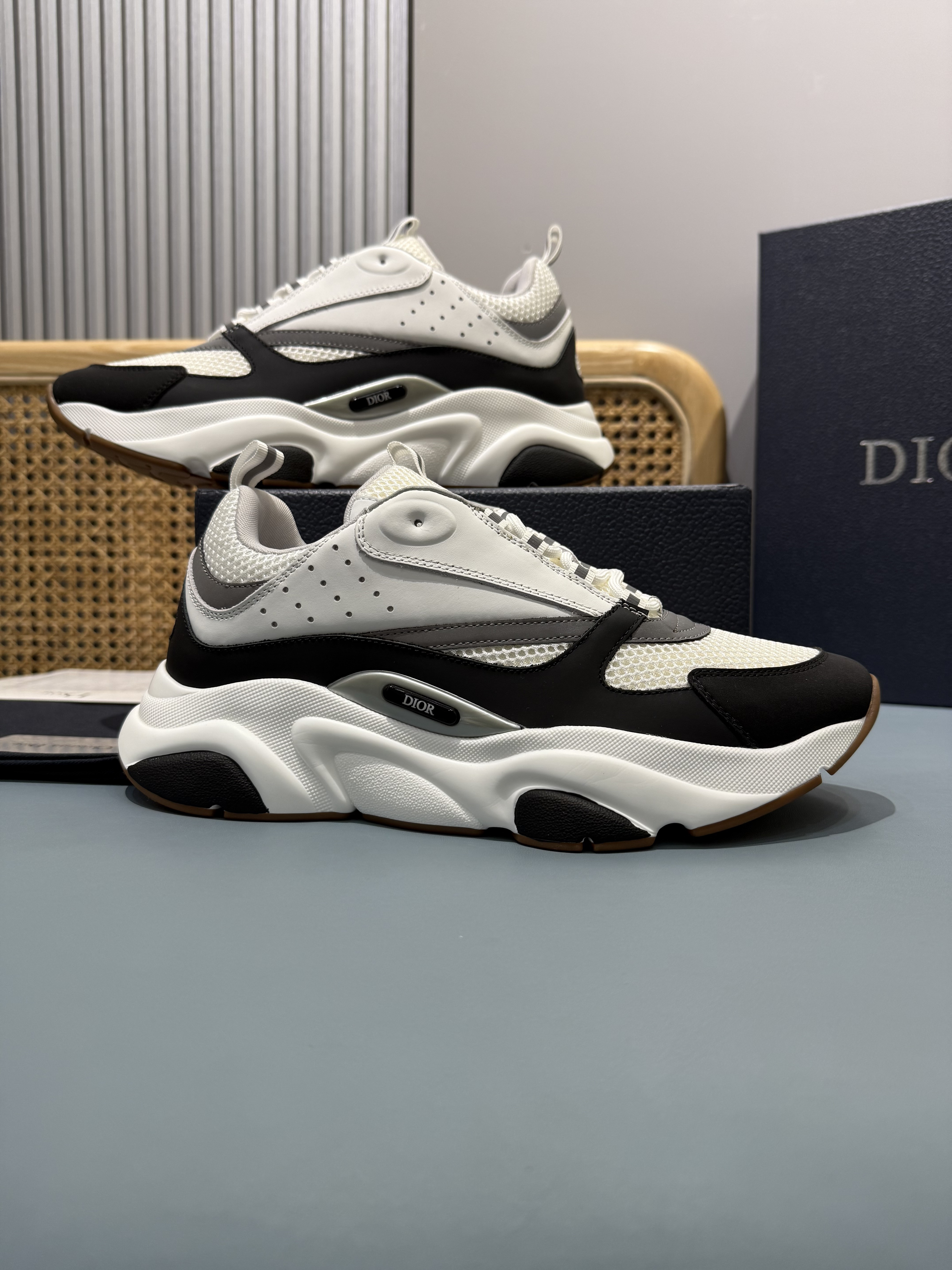 Shoe Dior Shoes — 5899a954 Angle 1