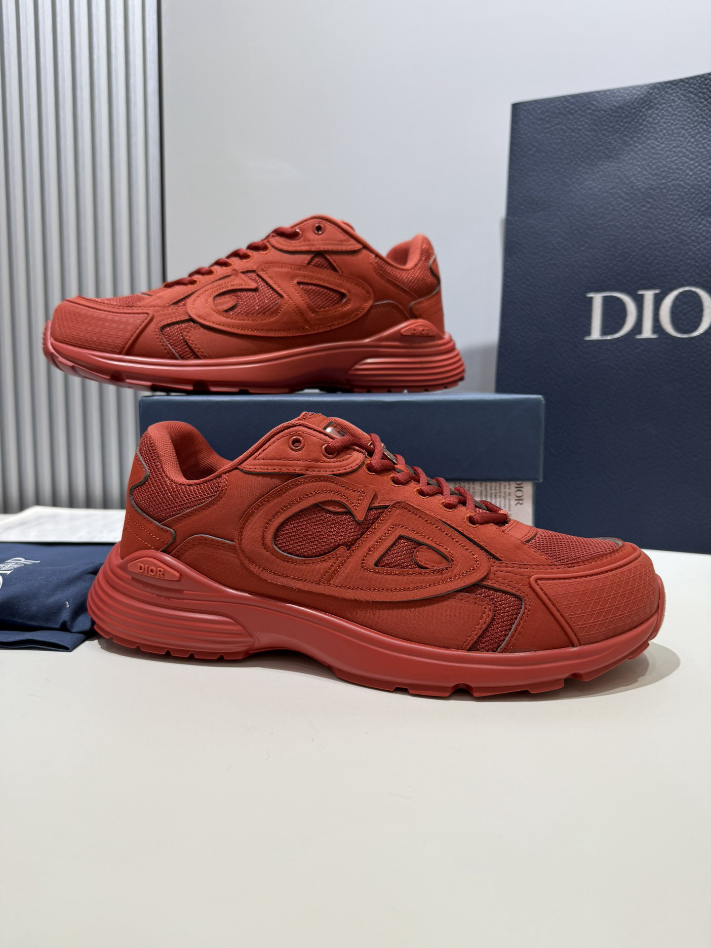 Shoe Dior Shoes — b1b5839c Angle 1