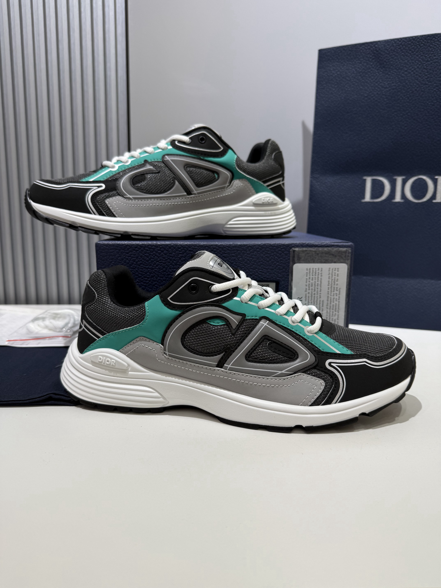 Shoe Dior Shoes — c1eee44b Angle 1
