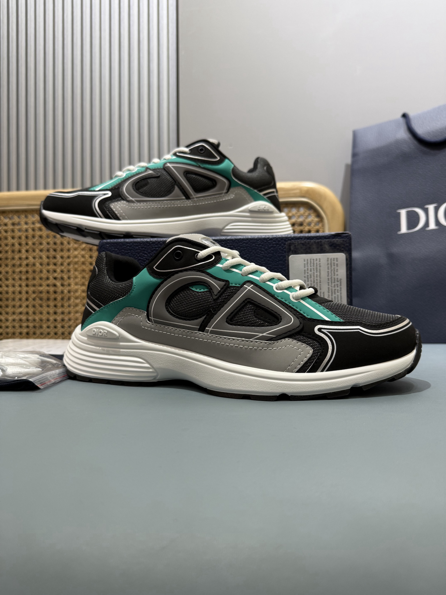 Shoe Dior Shoes — e3e68706 Angle 1