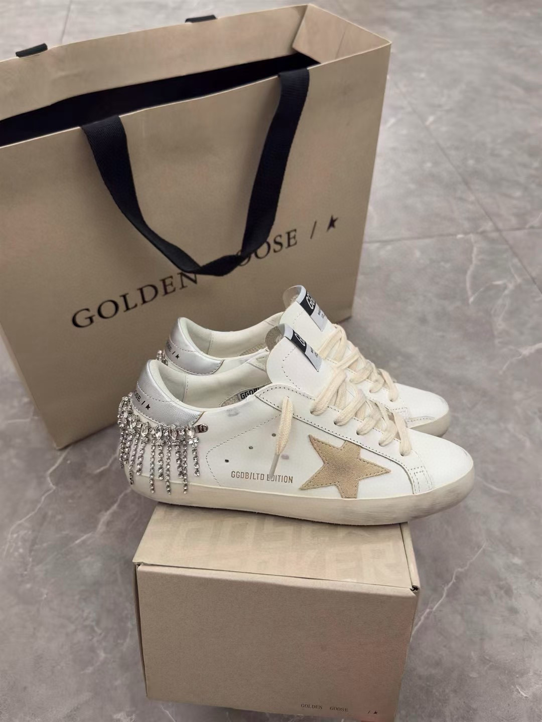 Shoe Golden Goose shoes — 26aa26b2 Angle 1