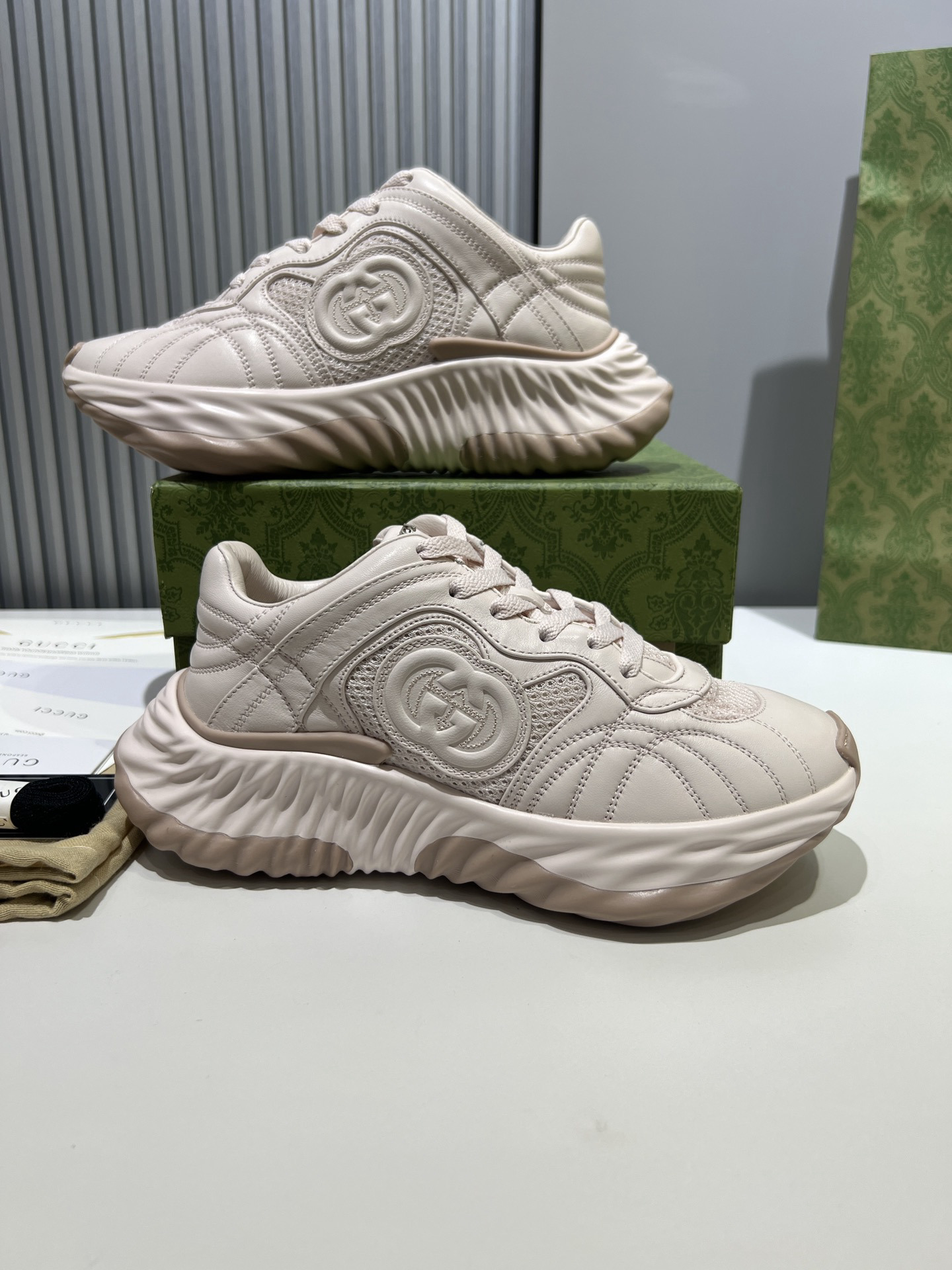 Shoe GUCCI shoes — 6cfcd147 Angle 1