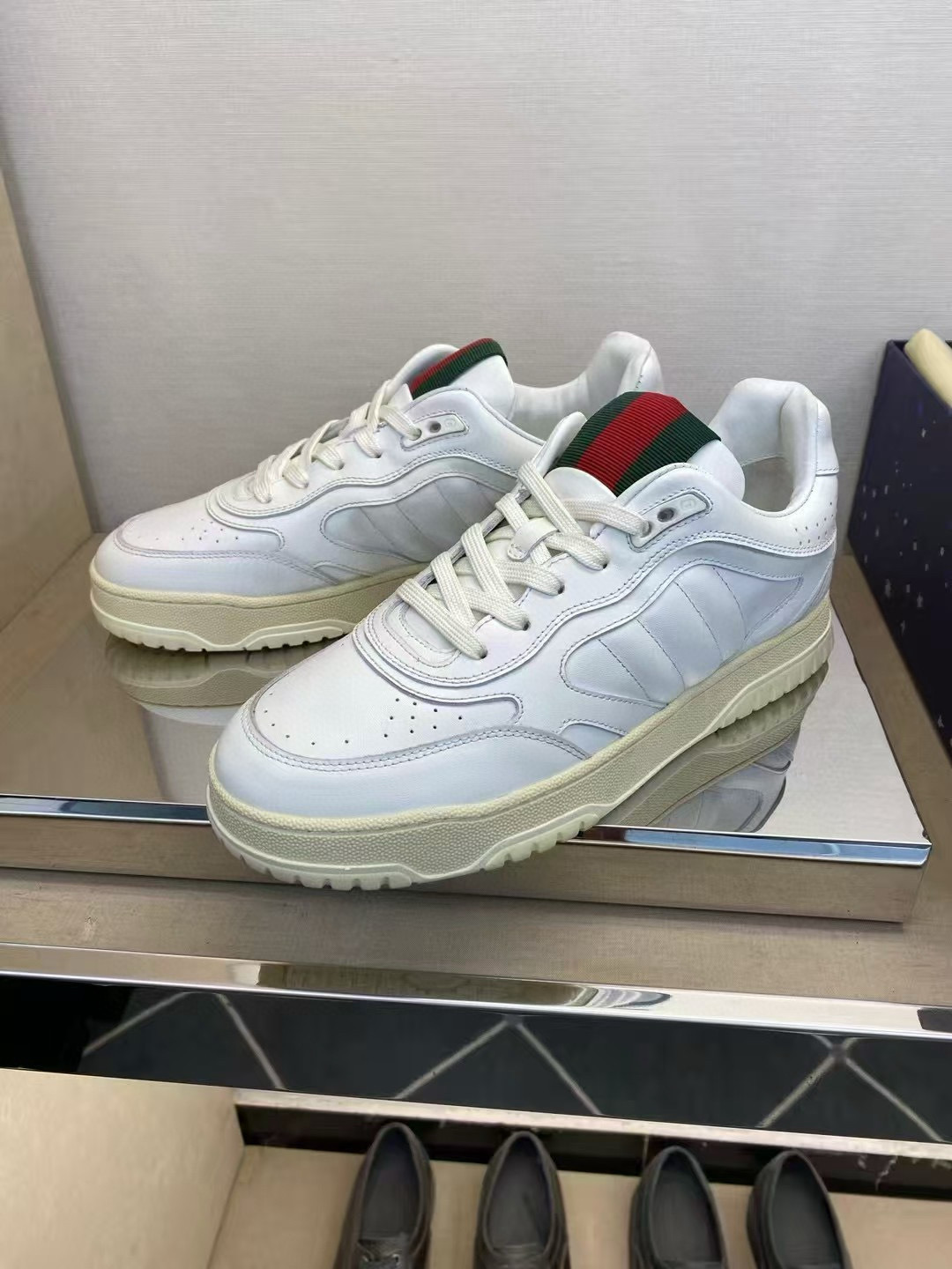 Shoe GUCCI shoes — 9799fe2d Angle 1