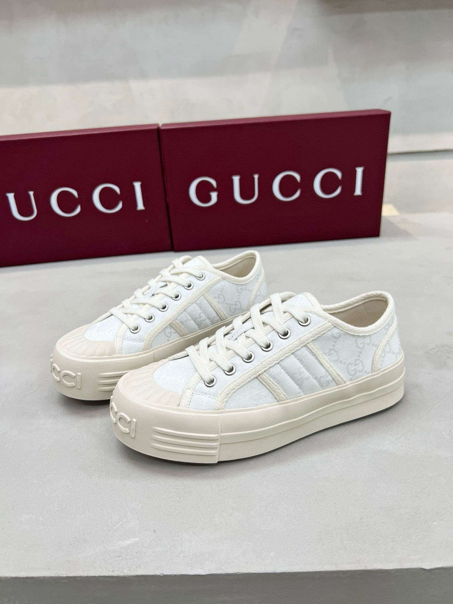 Shoe GUCCI shoes — dcfdb567 Angle 1