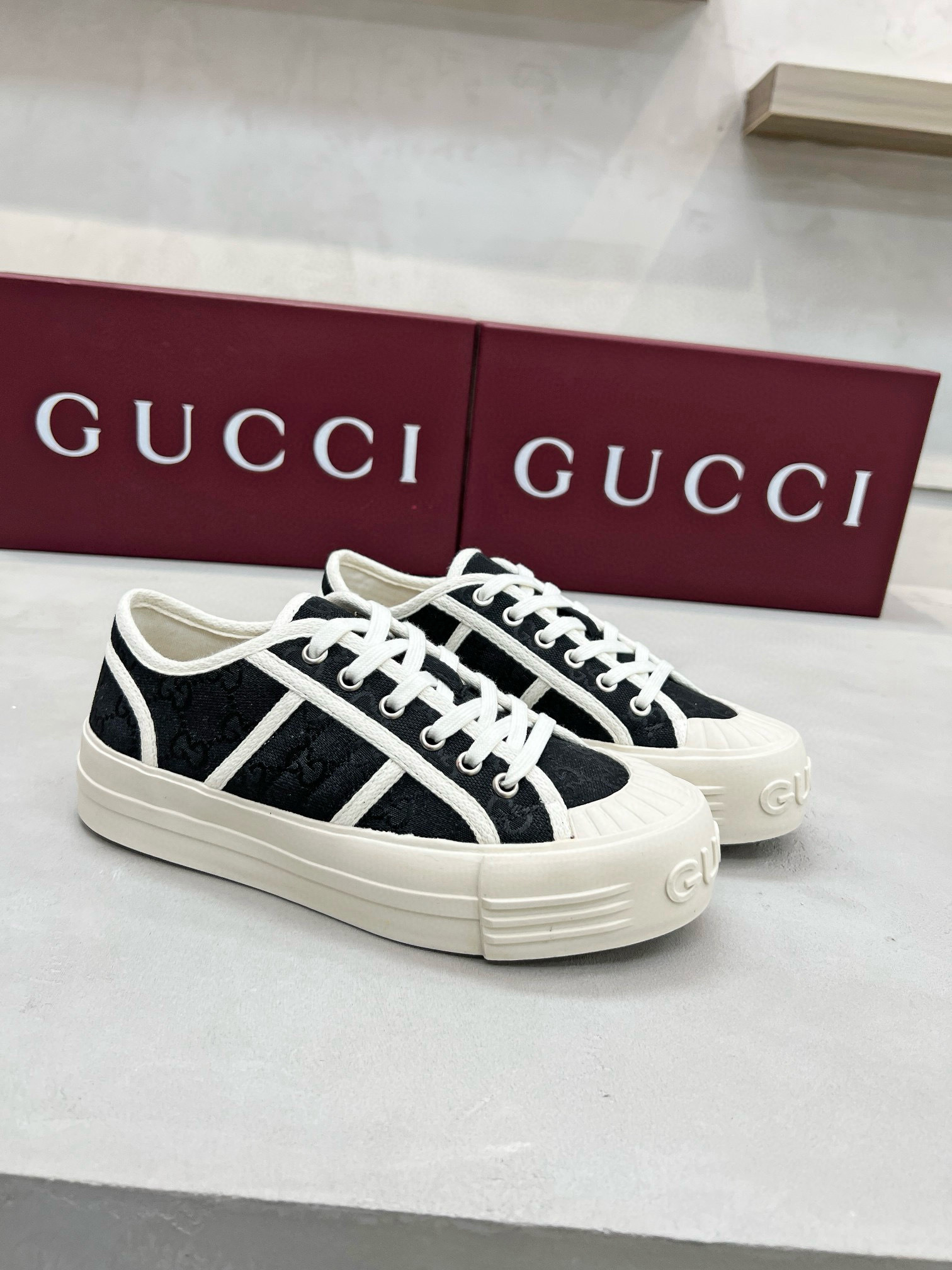 Shoe GUCCI shoes — f967a176 Angle 1