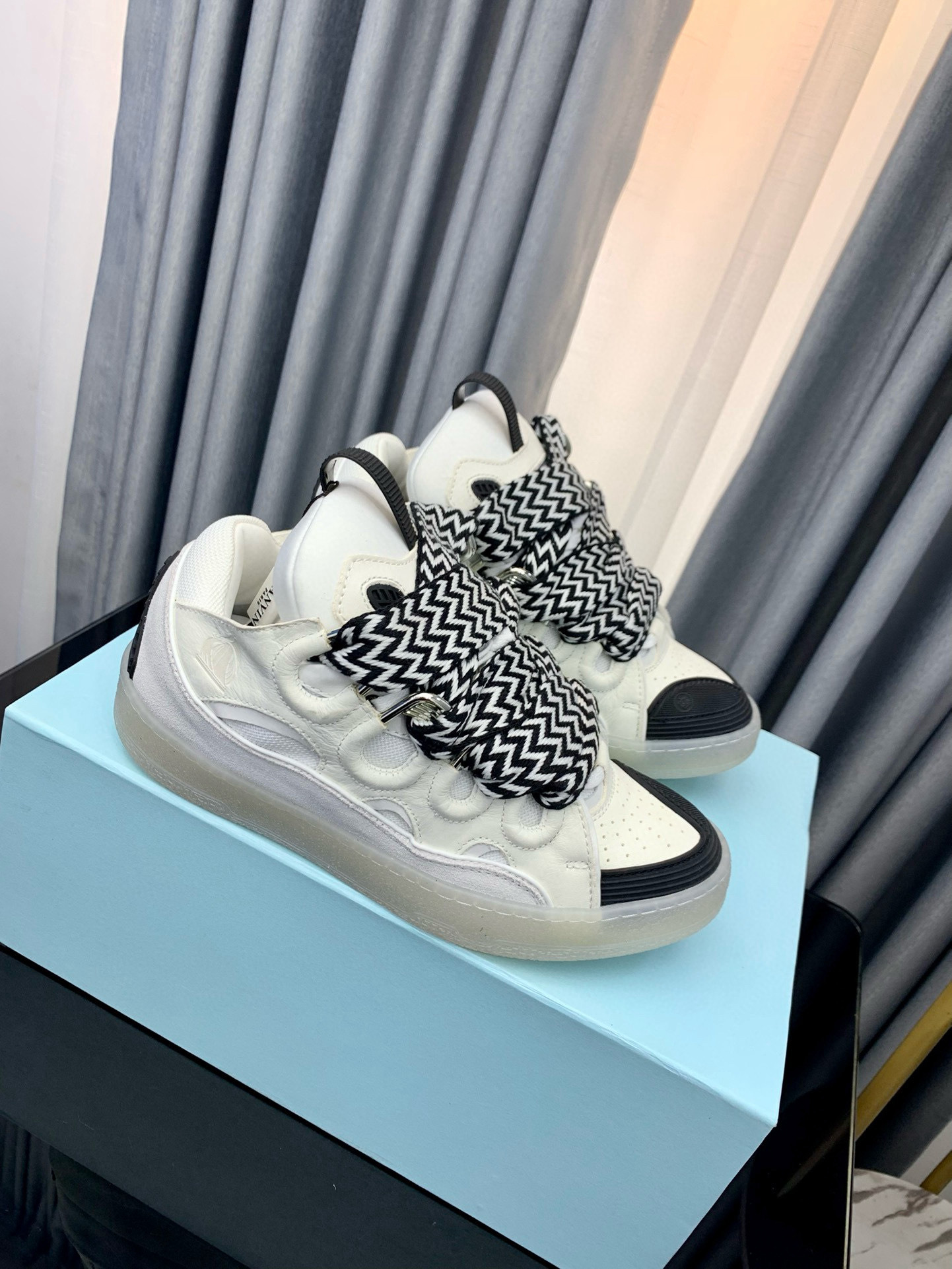 Shoe Lanvin shoes — 19b0bde0 Angle 1
