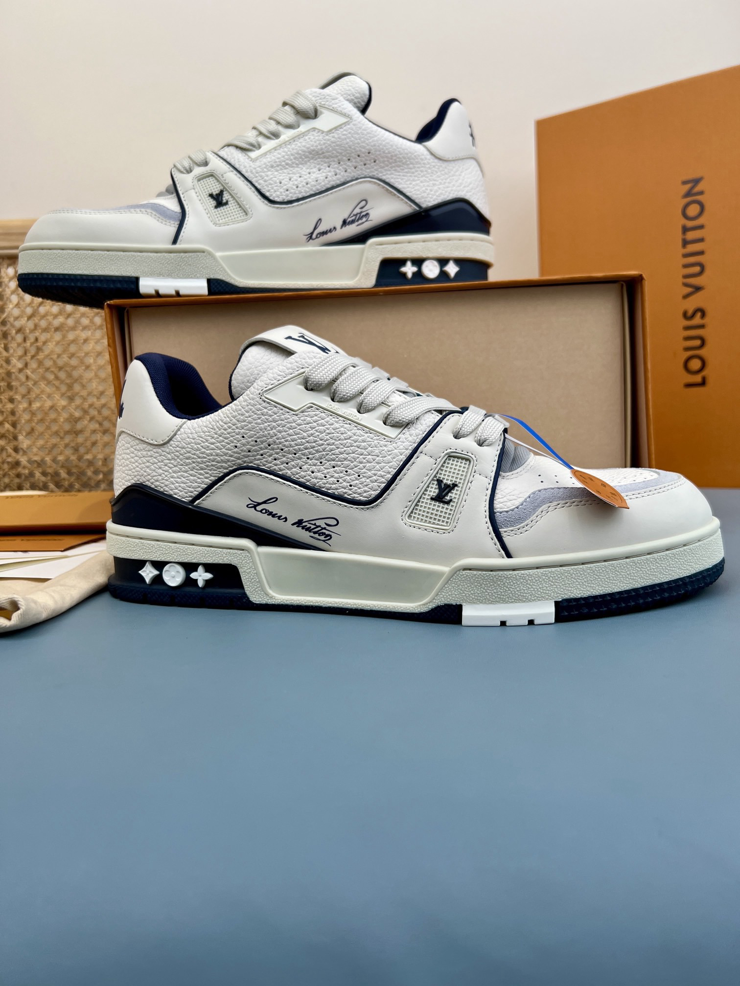Shoe Louis Vuitton Shoes — 2a087f65 Angle 1