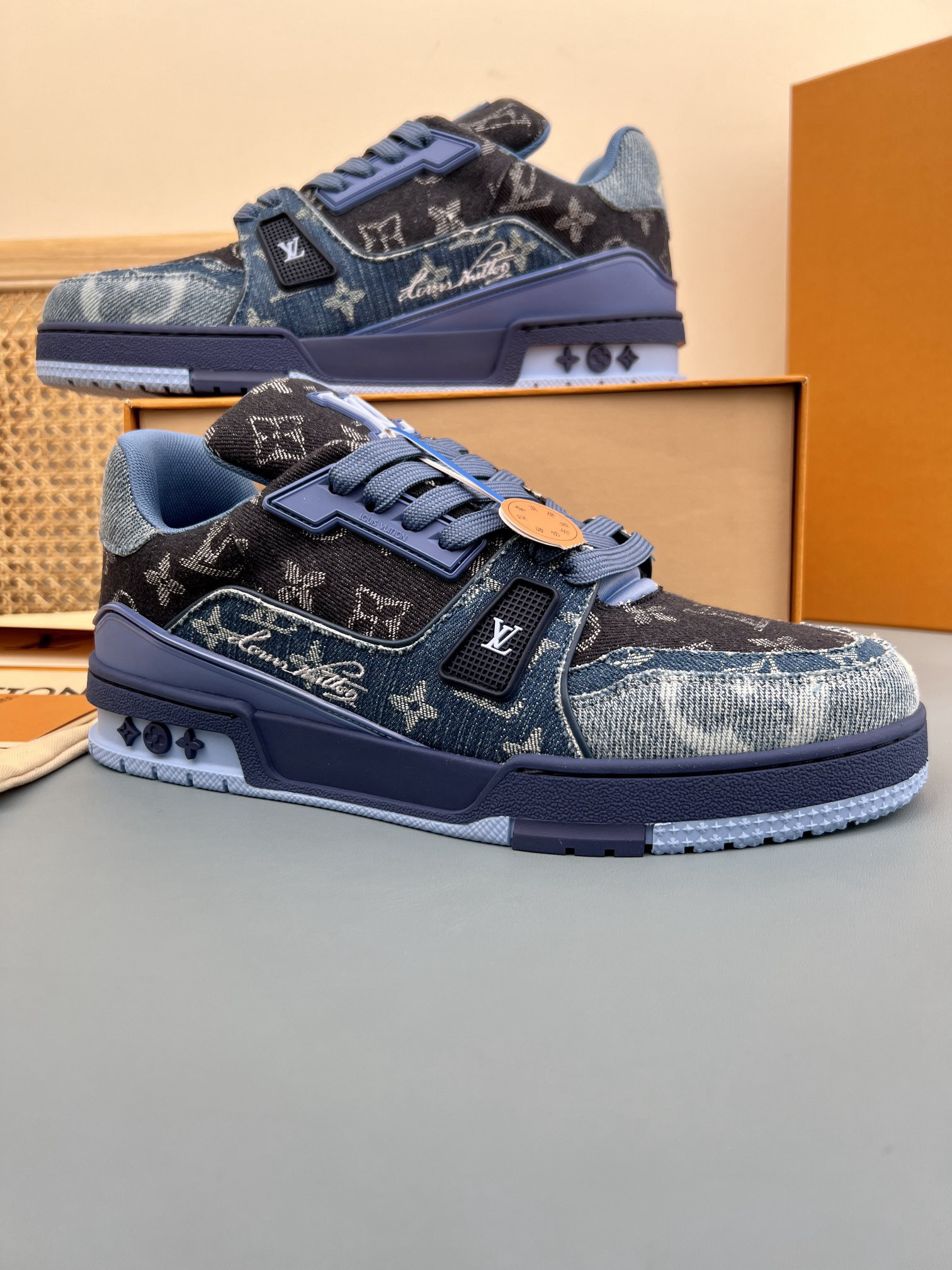 Shoe Louis Vuitton Shoes — 5f9aefcb Angle 1