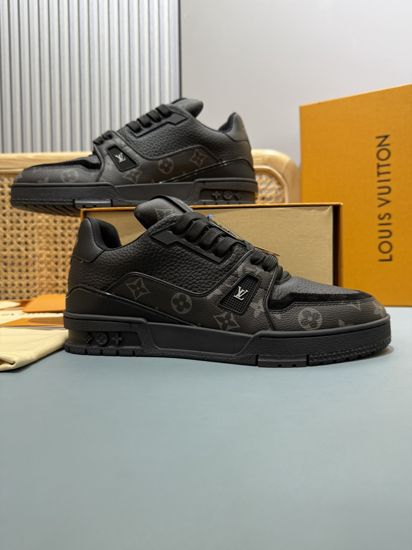 Shoe Louis Vuitton Shoes — 8ae3e703 Angle 1