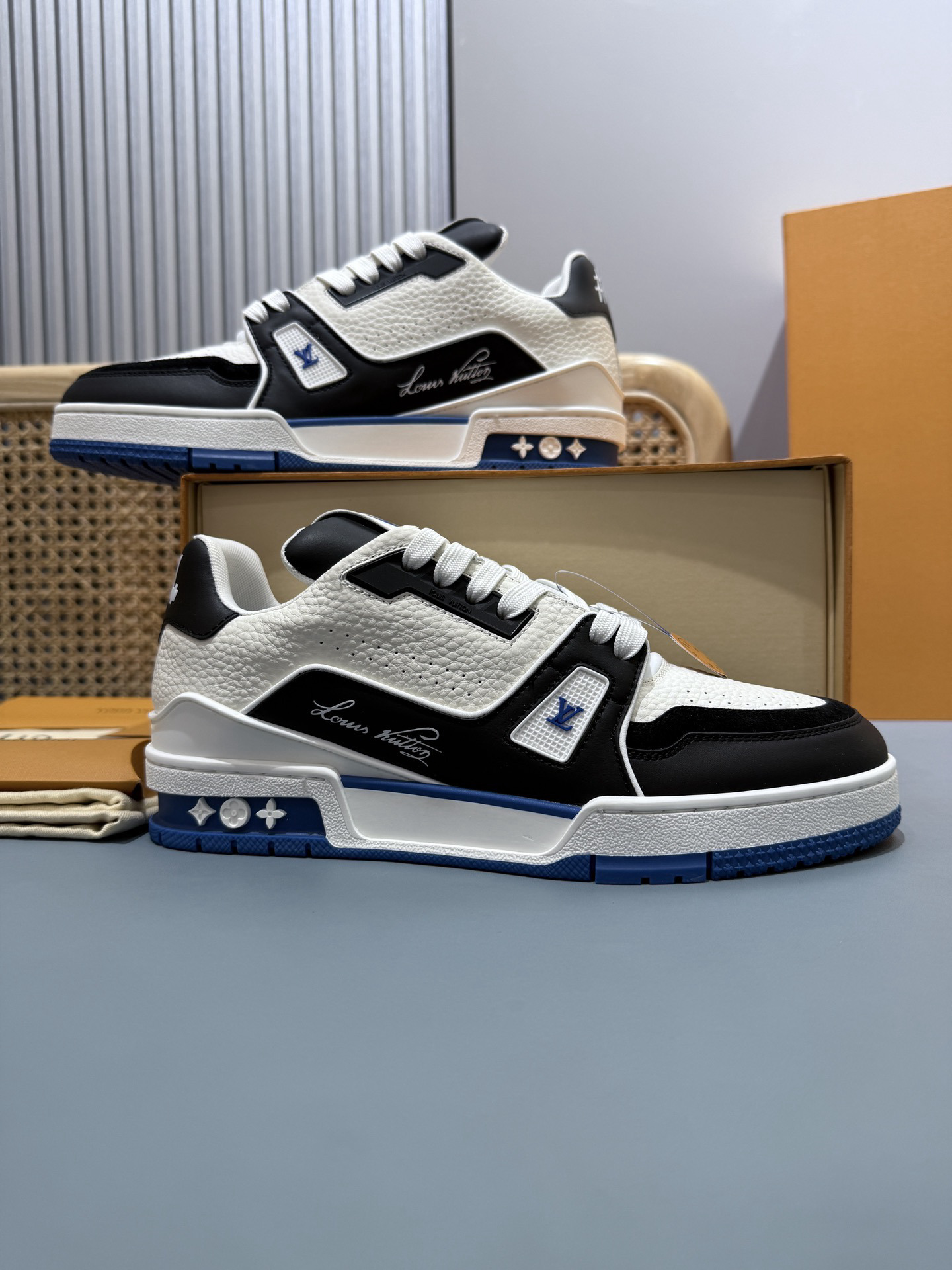 Shoe Louis Vuitton Shoes — 99c8aa30 Angle 1