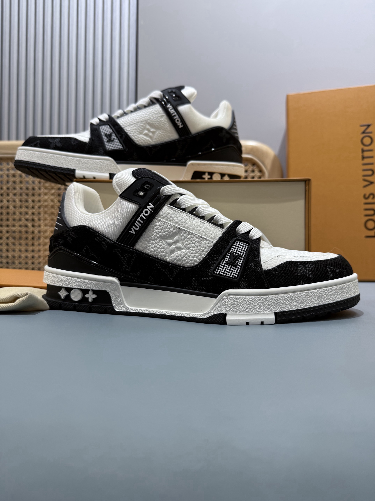Shoe Louis Vuitton Shoes — d564f644 Angle 1