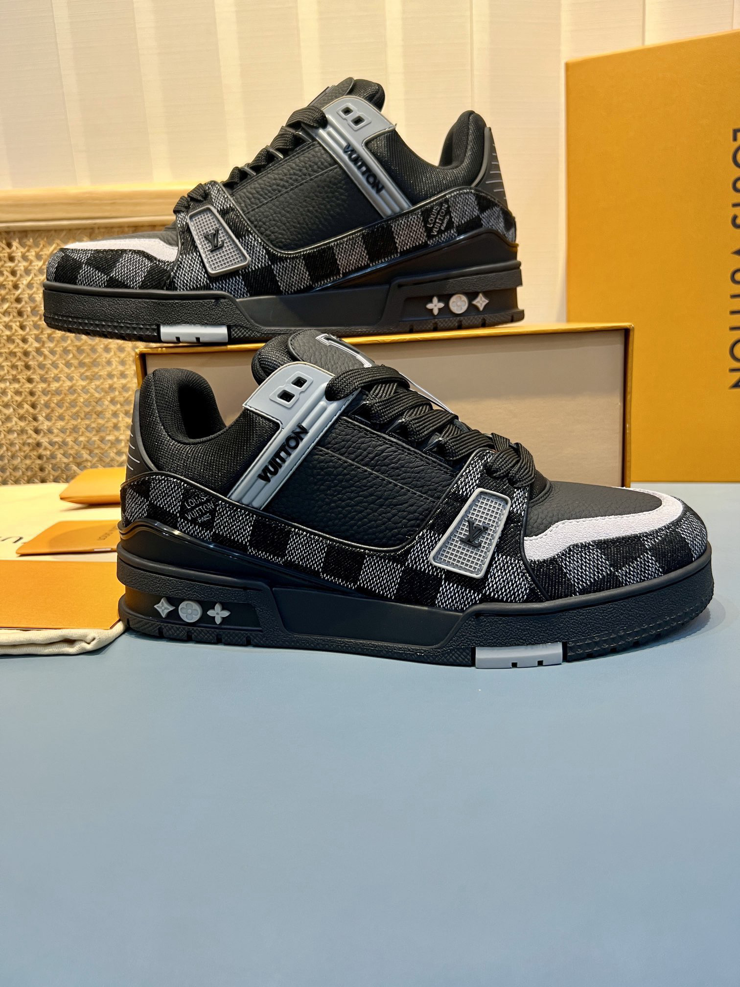 Shoe Louis Vuitton Shoes — de56c948 Angle 1