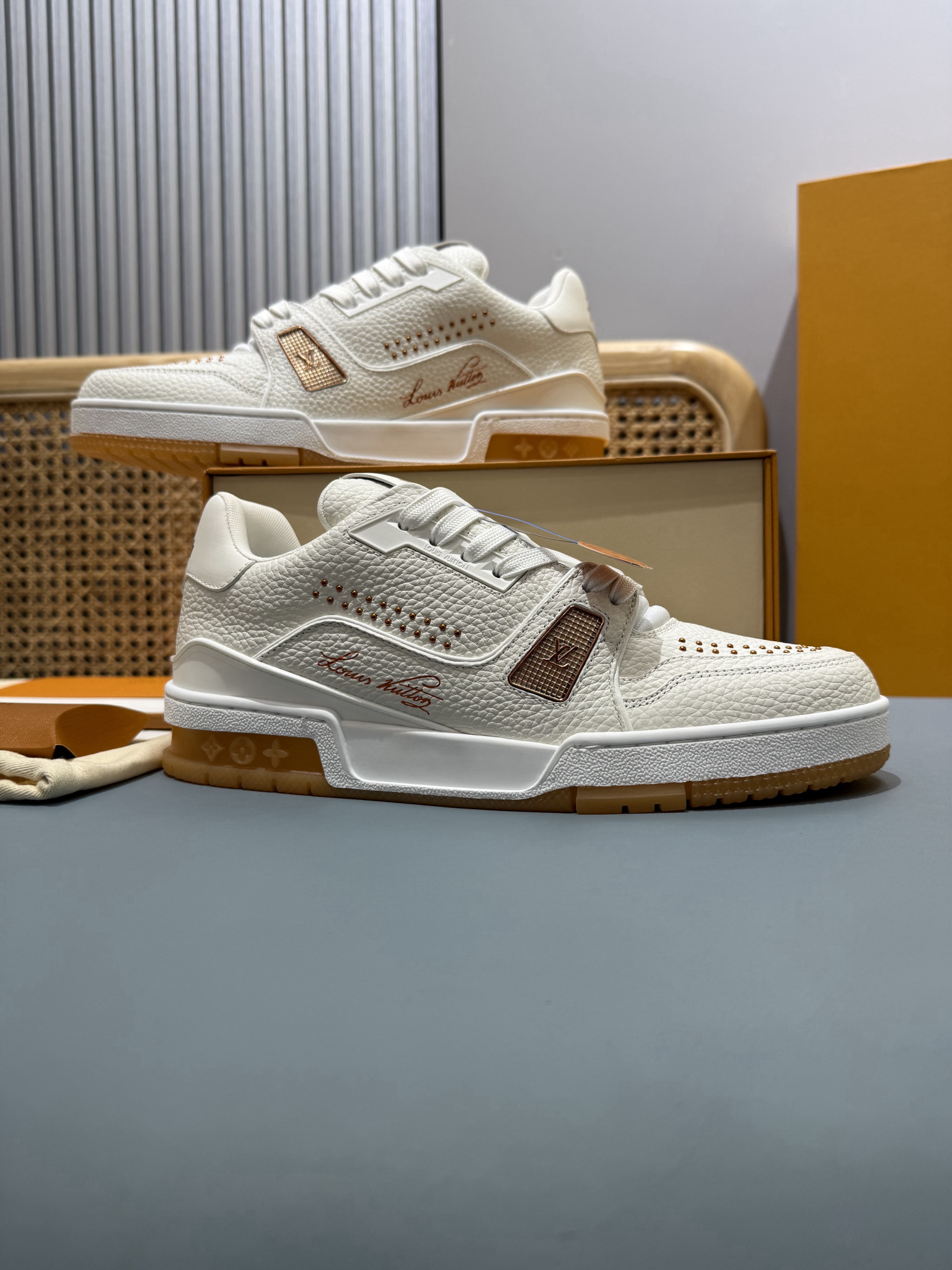 Shoe Louis Vuitton Shoes — dfda60f8 Angle 1