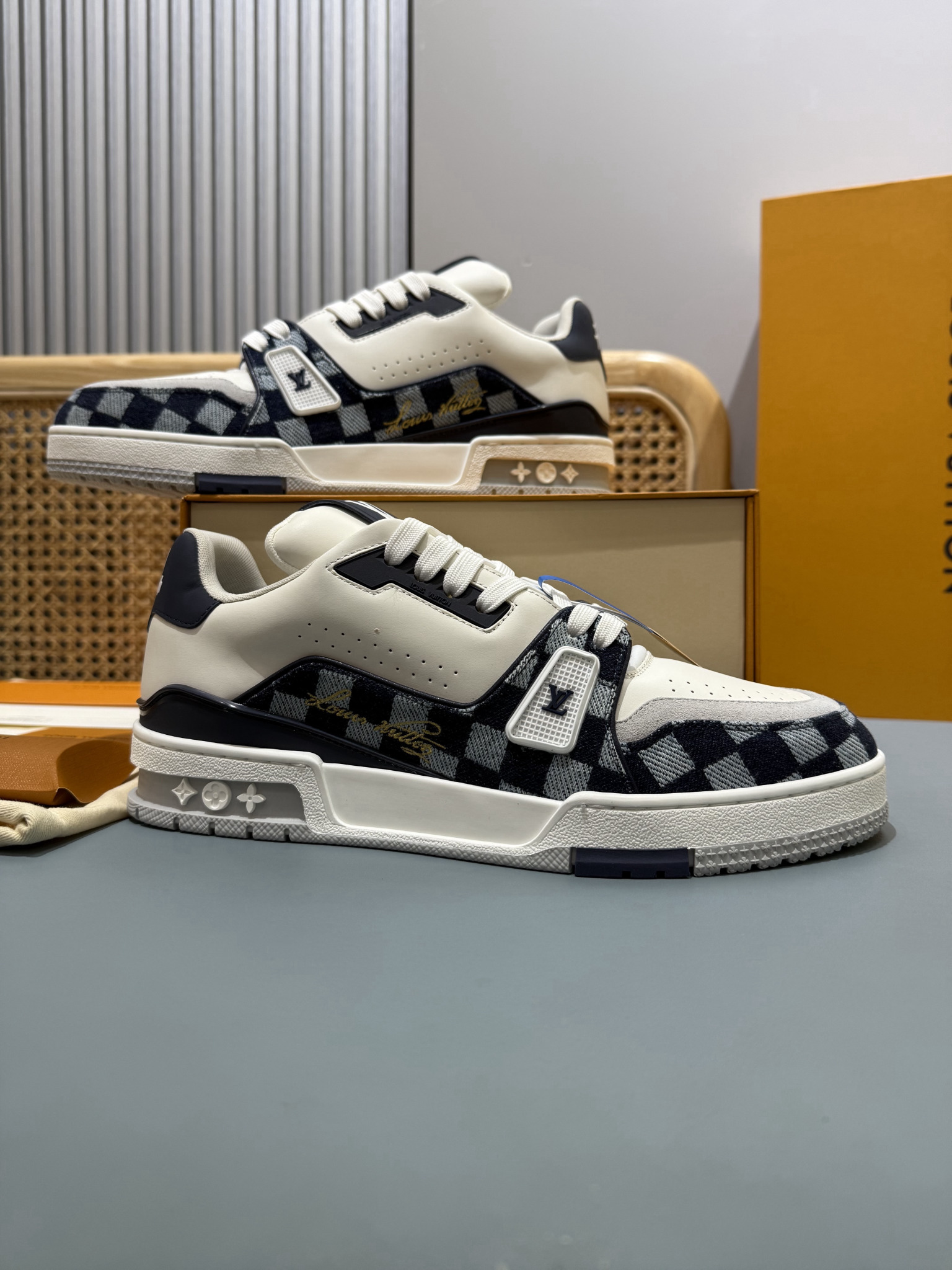 Shoe Louis Vuitton Shoes — e42f6157 Angle 1