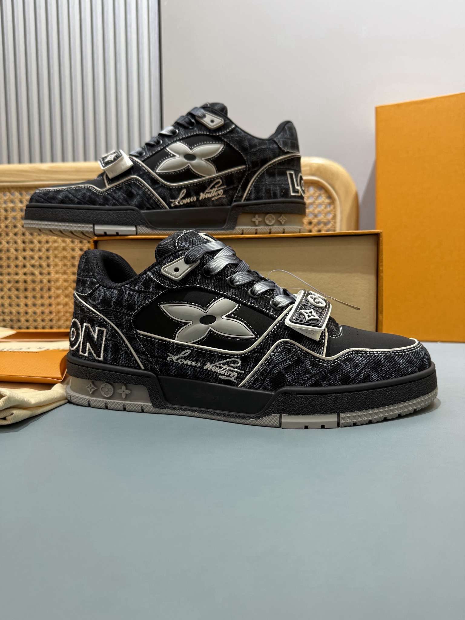 Shoe Louis Vuitton Shoes — e9fed5bb Angle 1