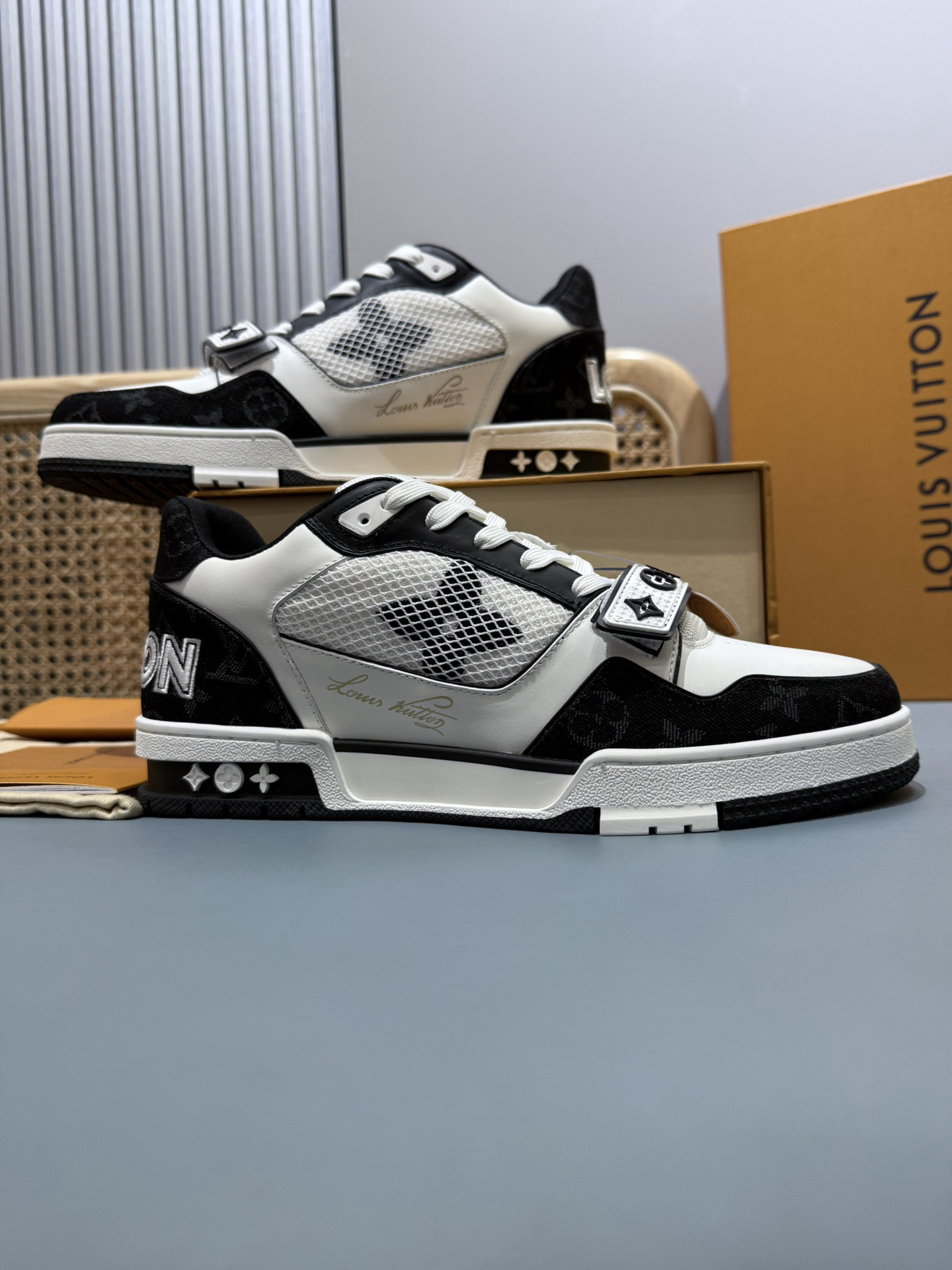 Shoe Louis Vuitton Shoes — eb772416 Angle 1