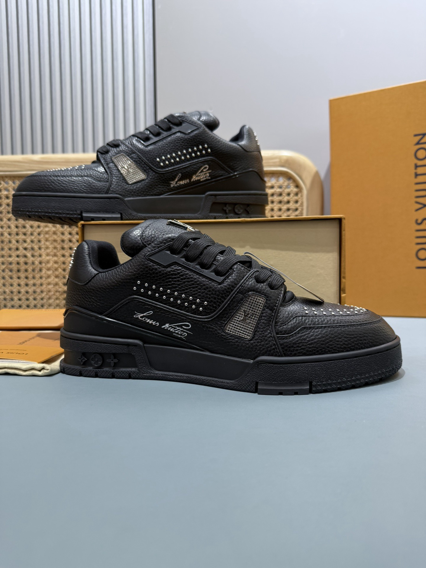 Shoe Louis Vuitton Shoes — f13fc07e Angle 1