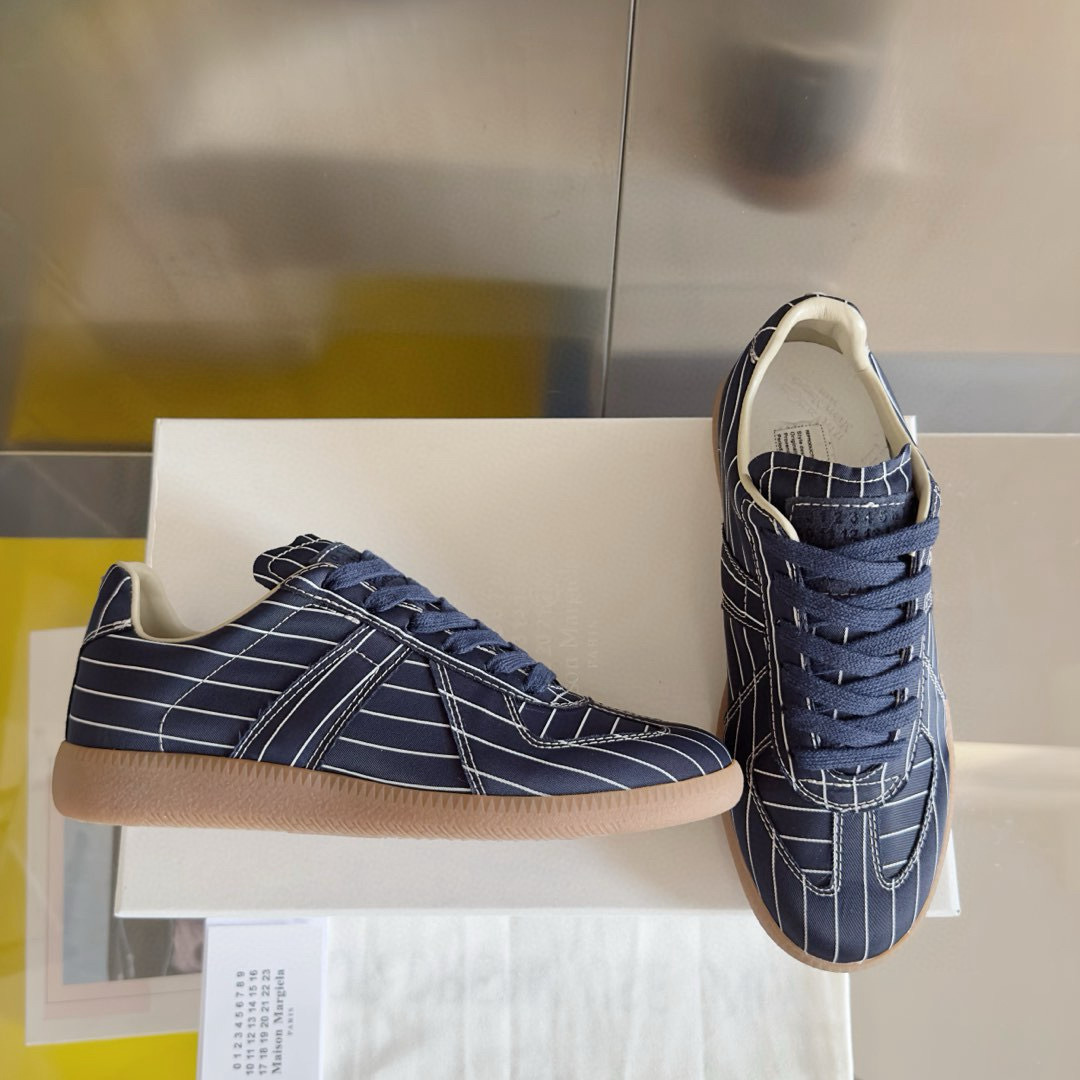 Shoe Maison Margiela Shoes — 7b7e2a93 Angle 1