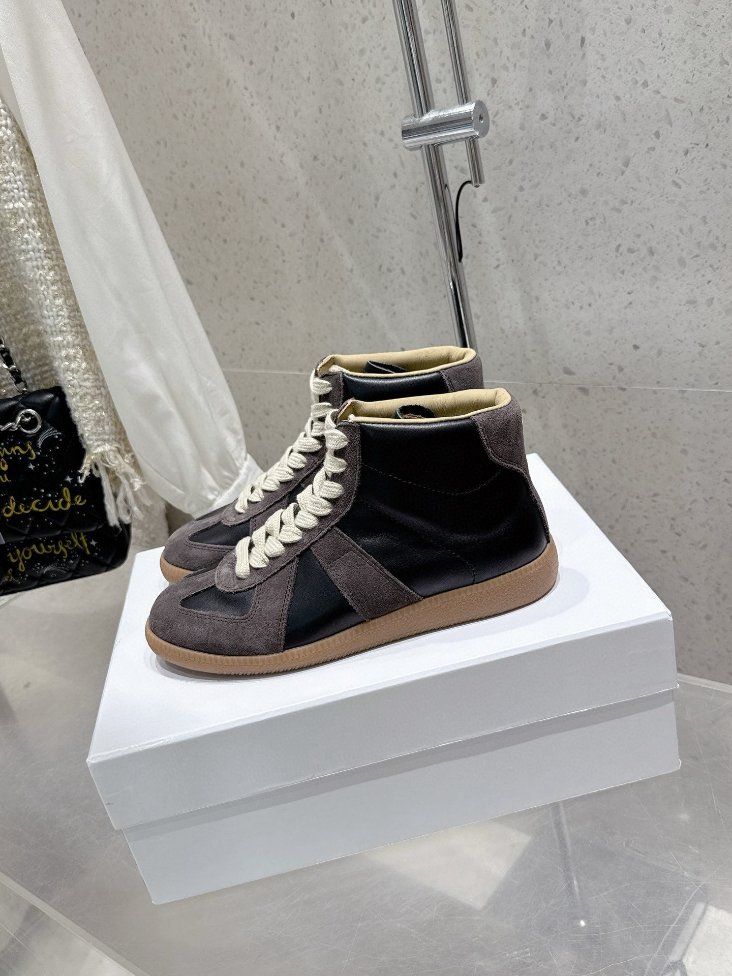 Shoe Maison Margiela Shoes — 8c958714 Angle 1