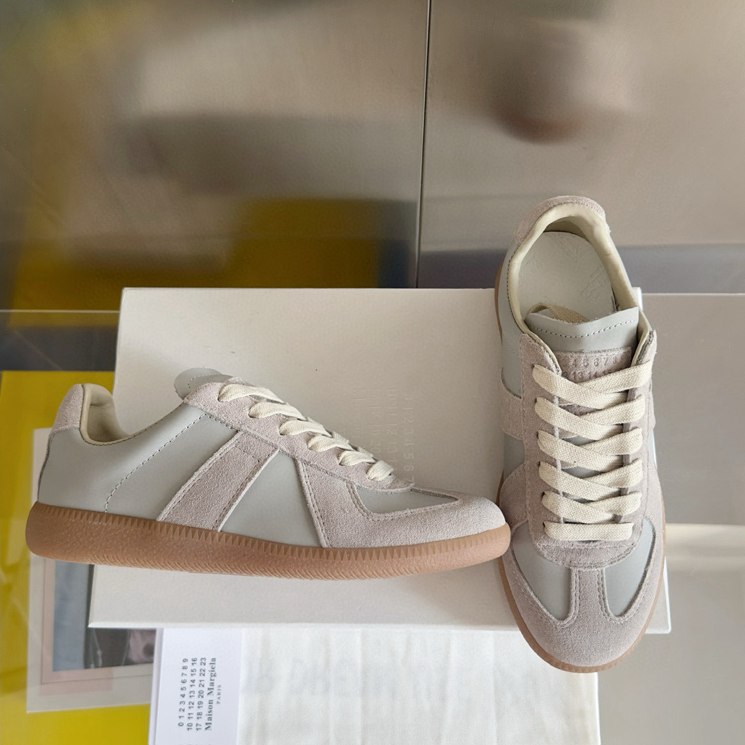 Shoe Maison Margiela Shoes — d9f89fb6 Angle 1