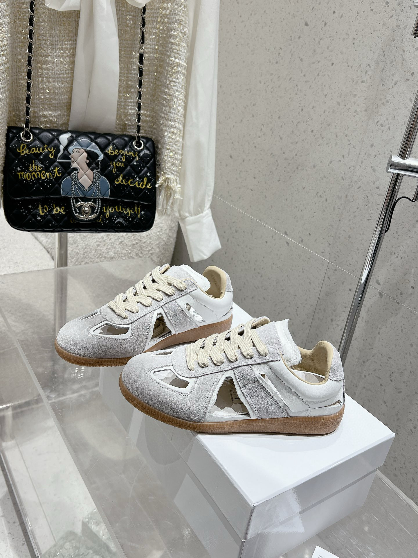 Shoe Maison Margiela Shoes — fdbbd78c Angle 1