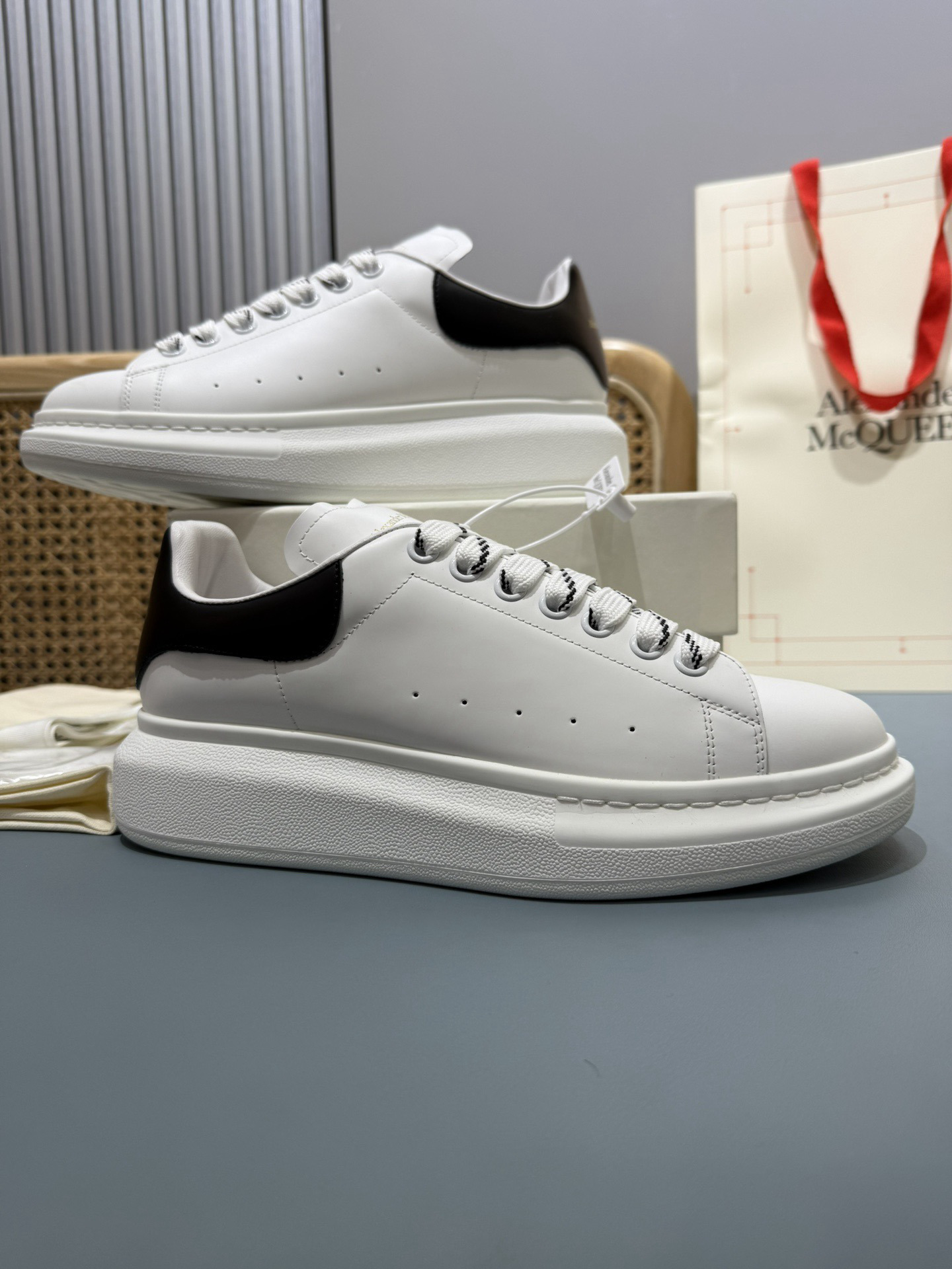 Shoe McQueen shoe — 0635b57b Angle 1