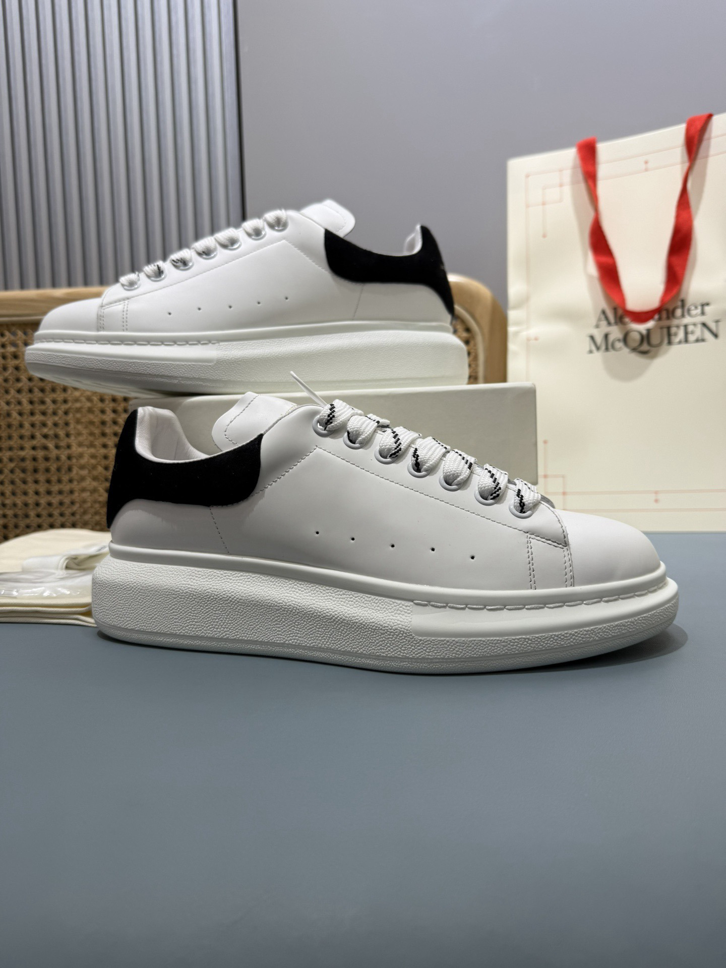 Shoe McQueen shoe — 0a92151d Angle 1