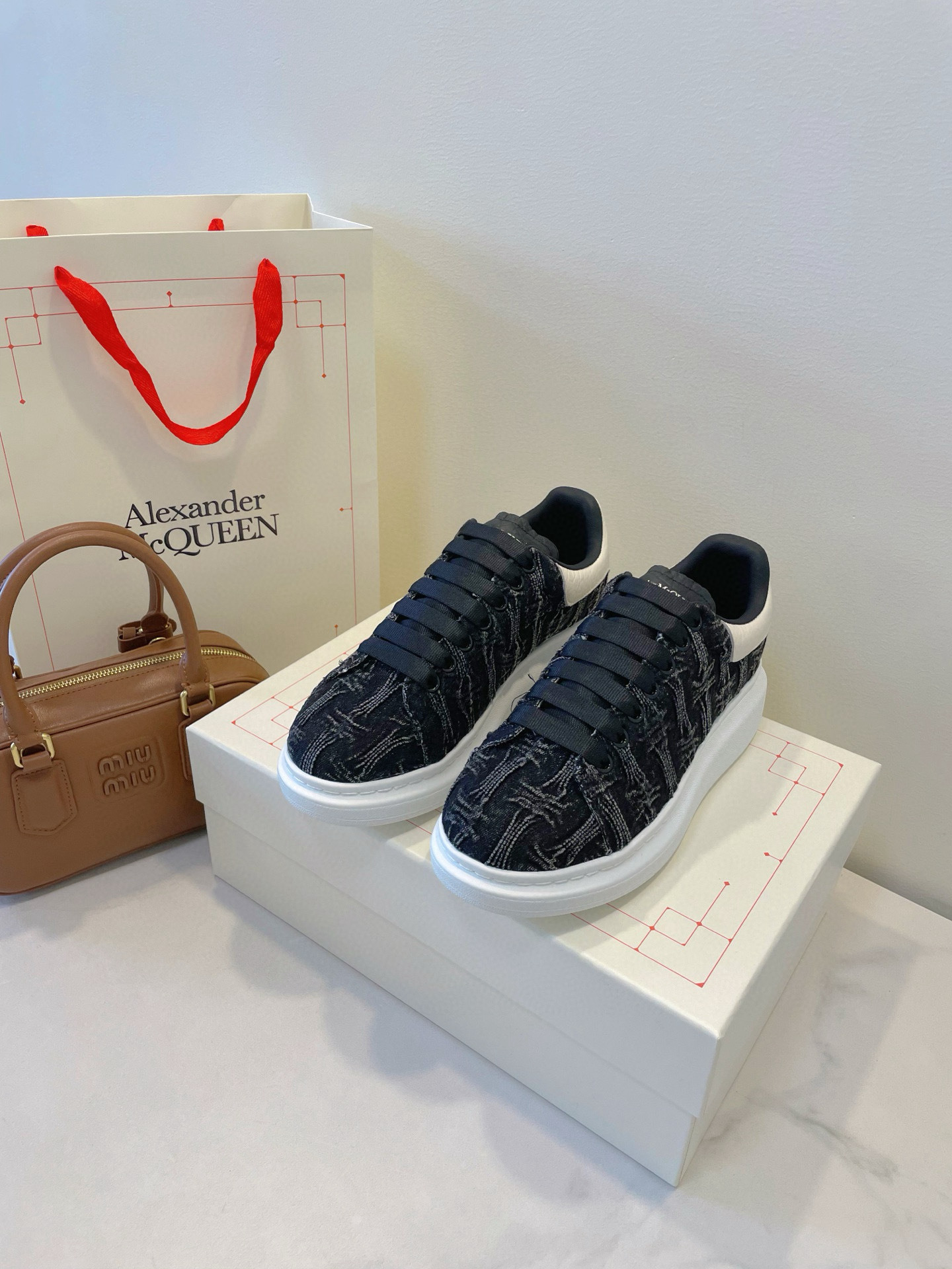 Shoe McQueen shoe — 4e0a72af Angle 1
