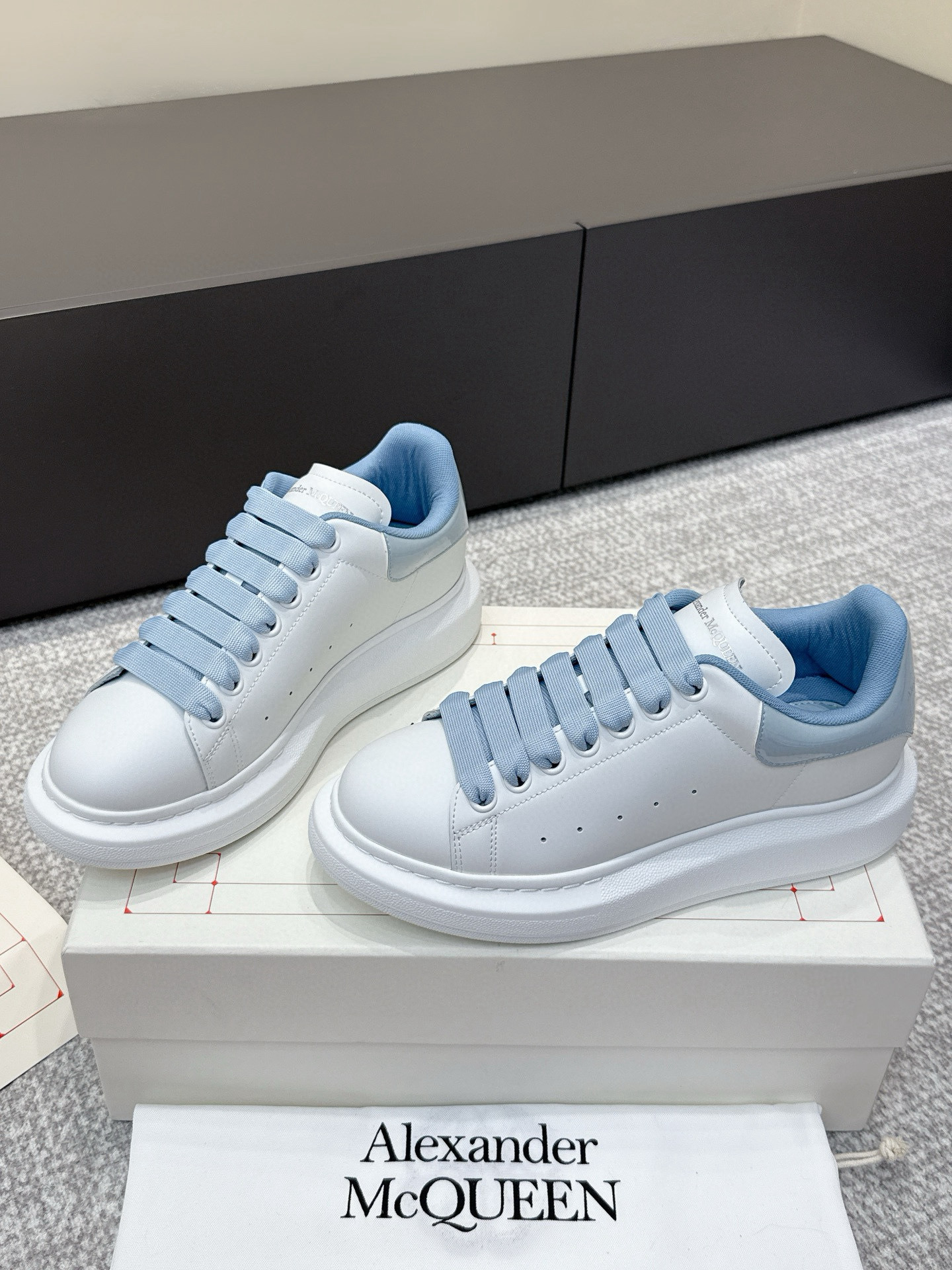 Shoe McQueen shoe — 51e8c93f Angle 1