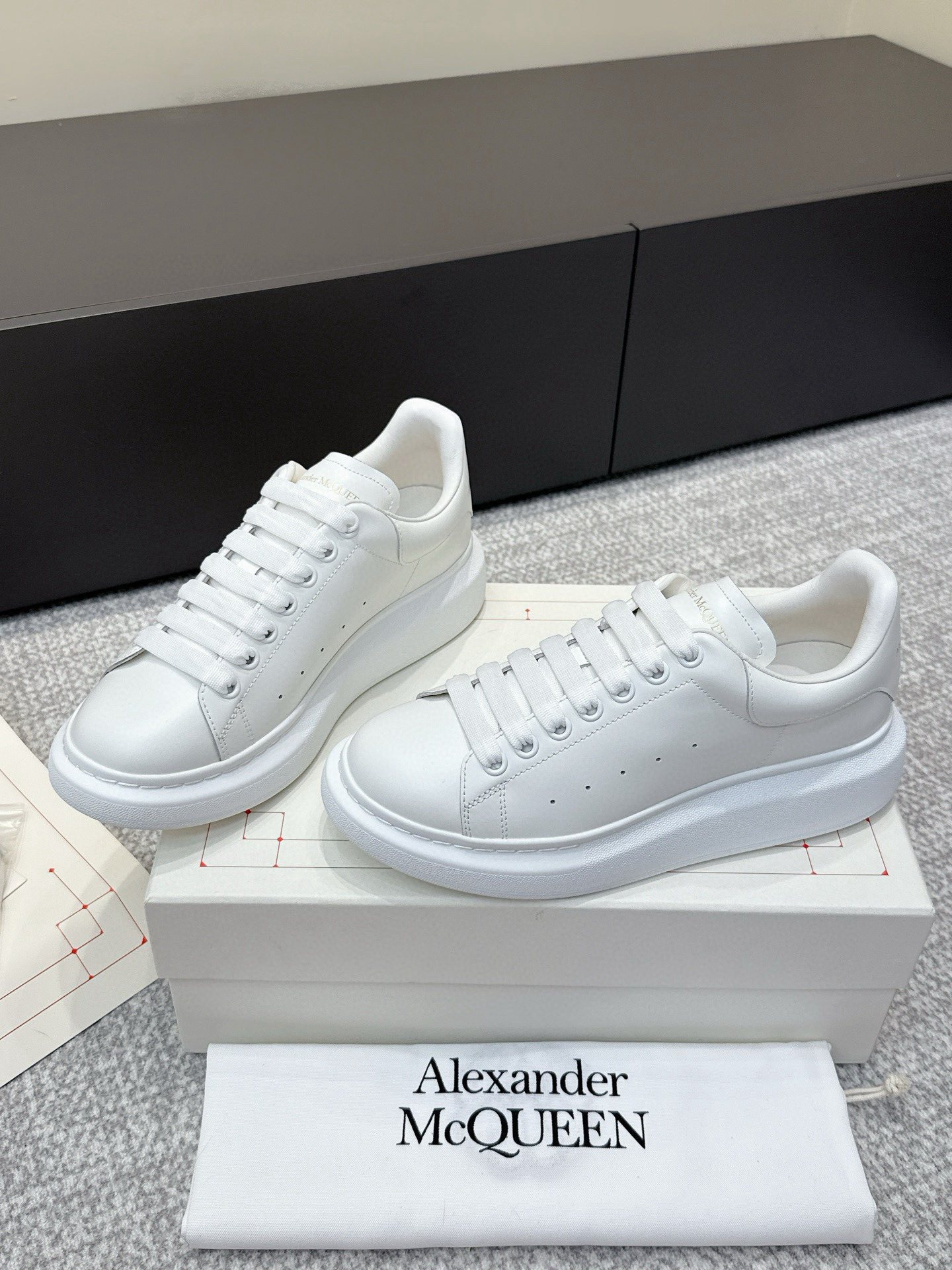 Shoe McQueen shoe — 7e606cf3 Angle 1