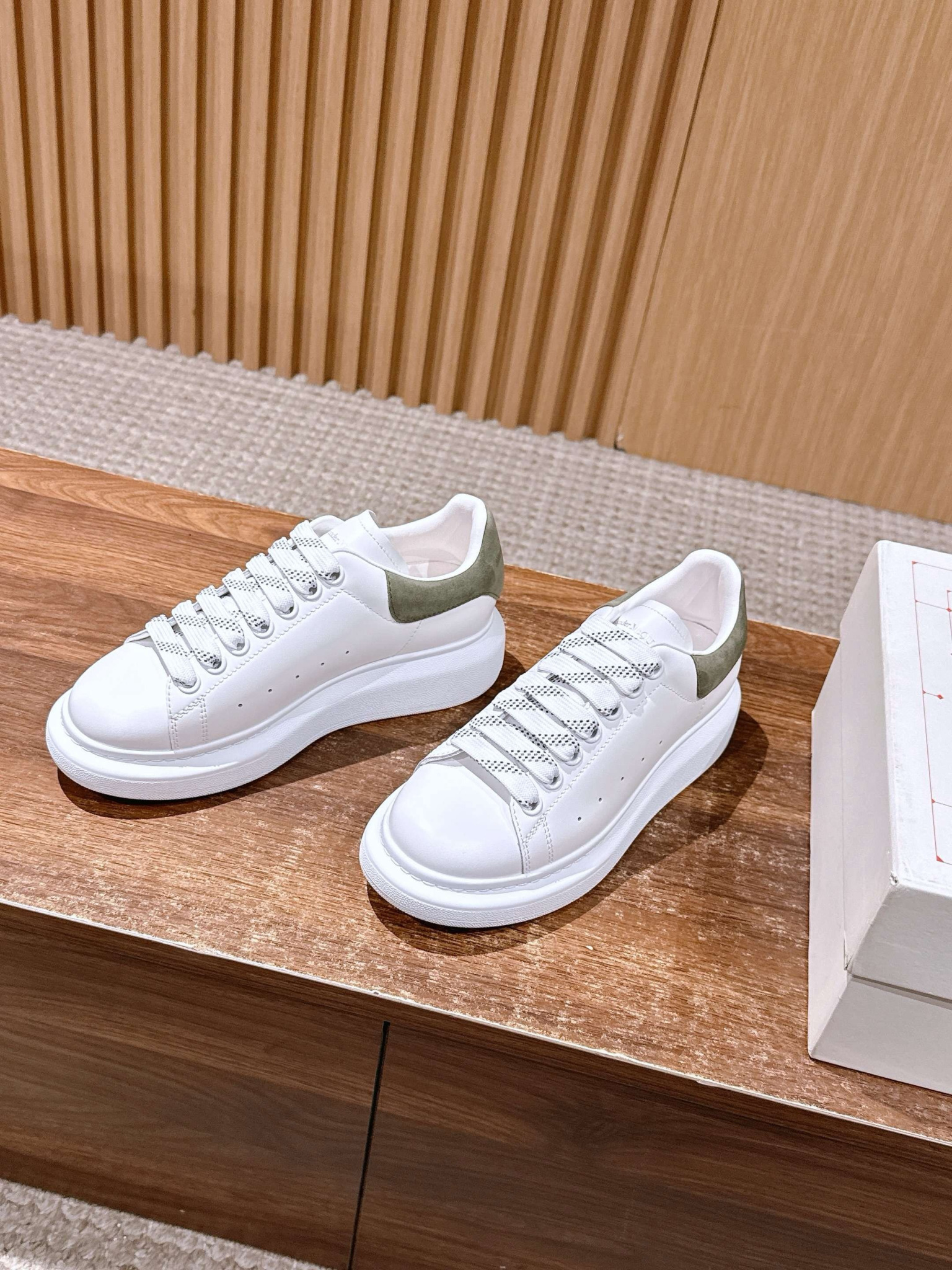 Shoe McQueen shoe — cea4f0c7 Angle 1