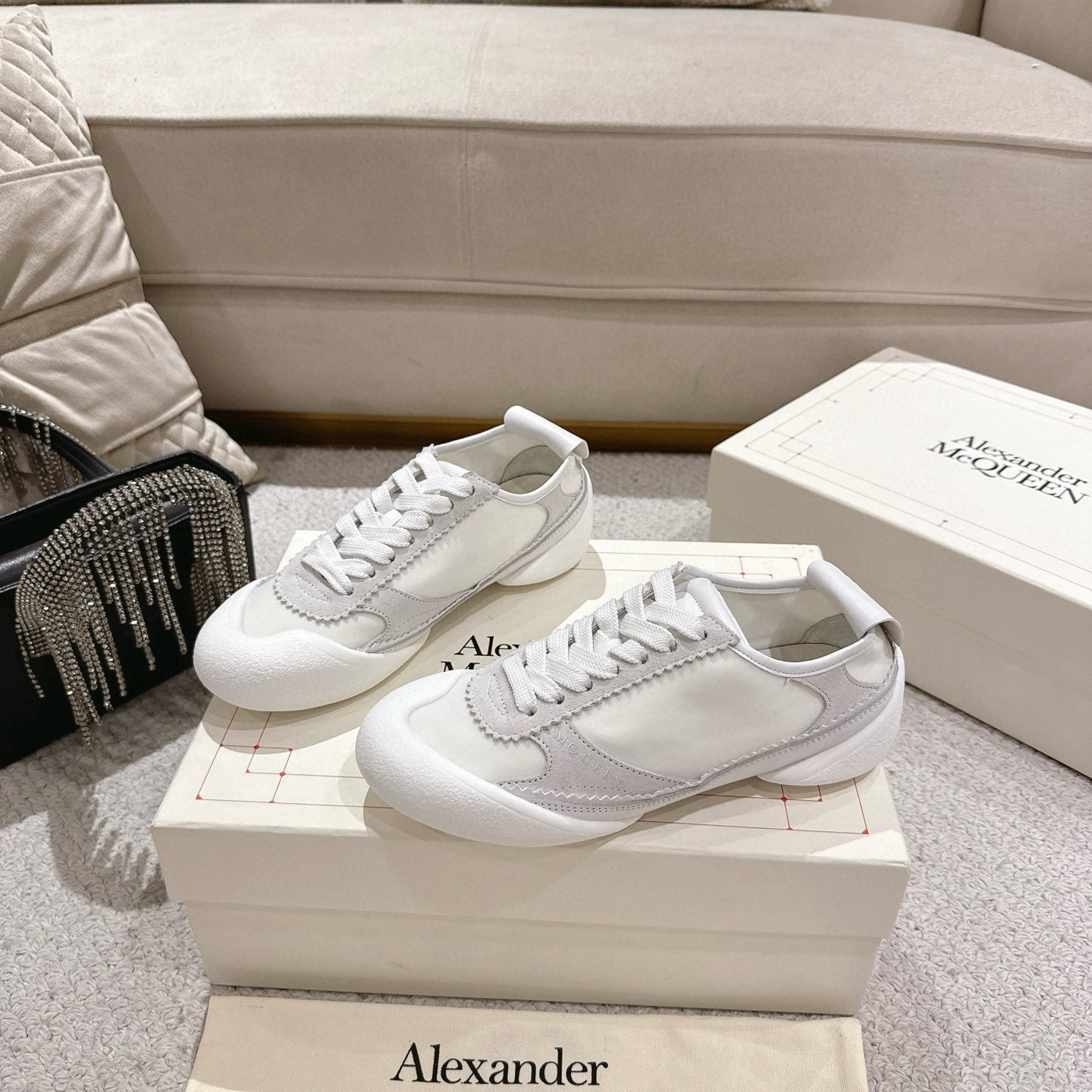 Shoe McQueen shoe — d1b0b60e Angle 1