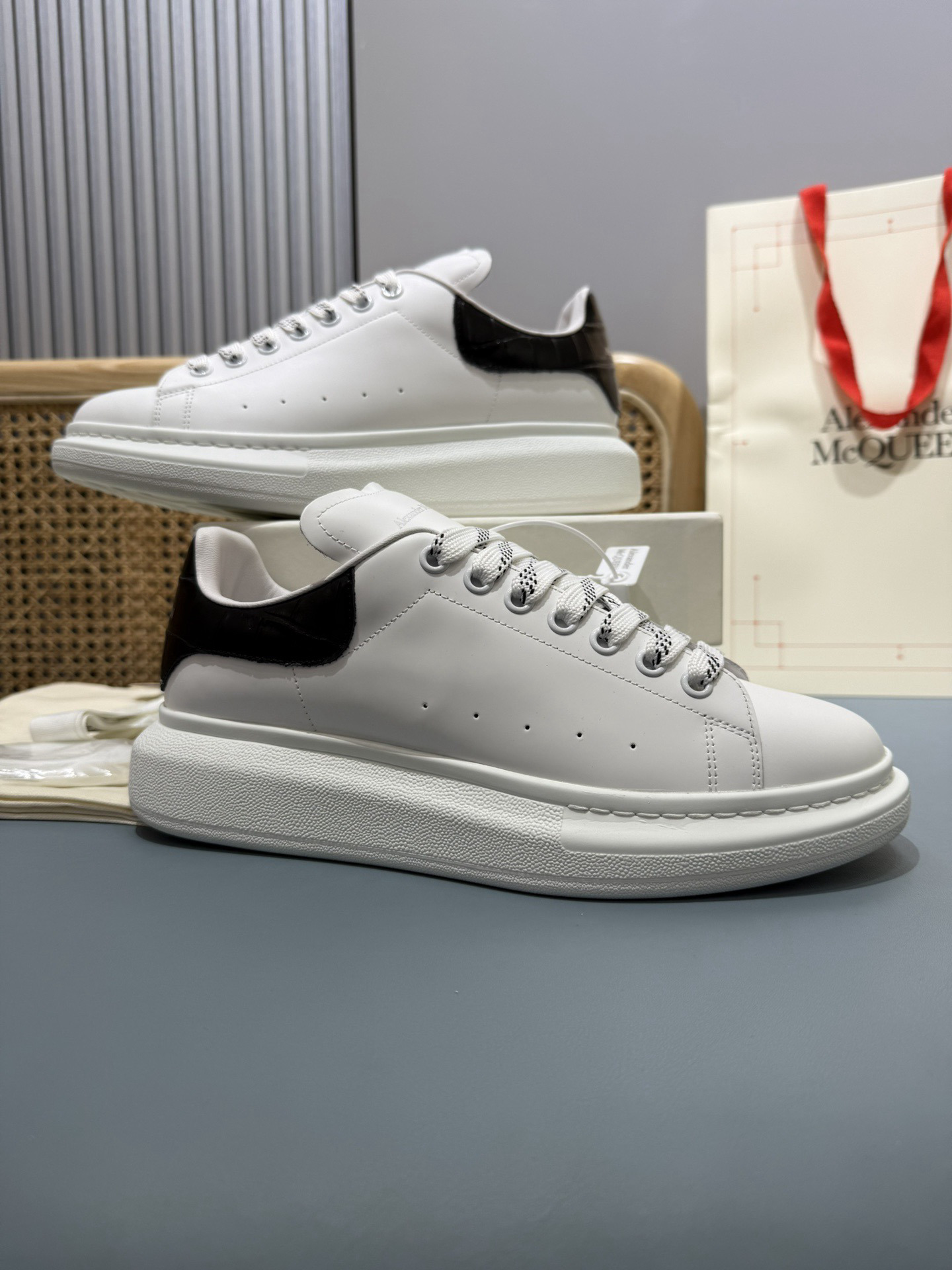 Shoe McQueen shoe — df92bbba Angle 1