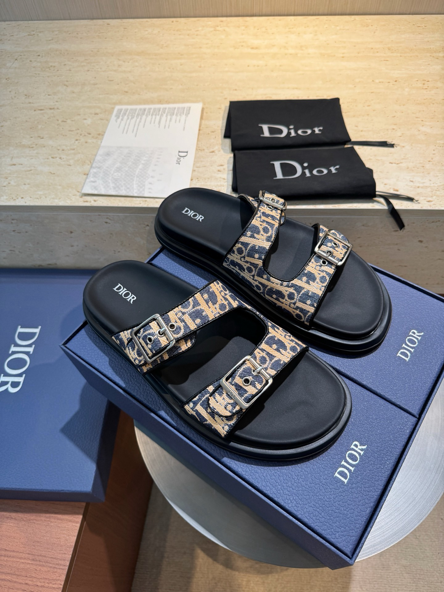 Shoe Men's Sandals Collection — 4cbd9c10 Angle 1