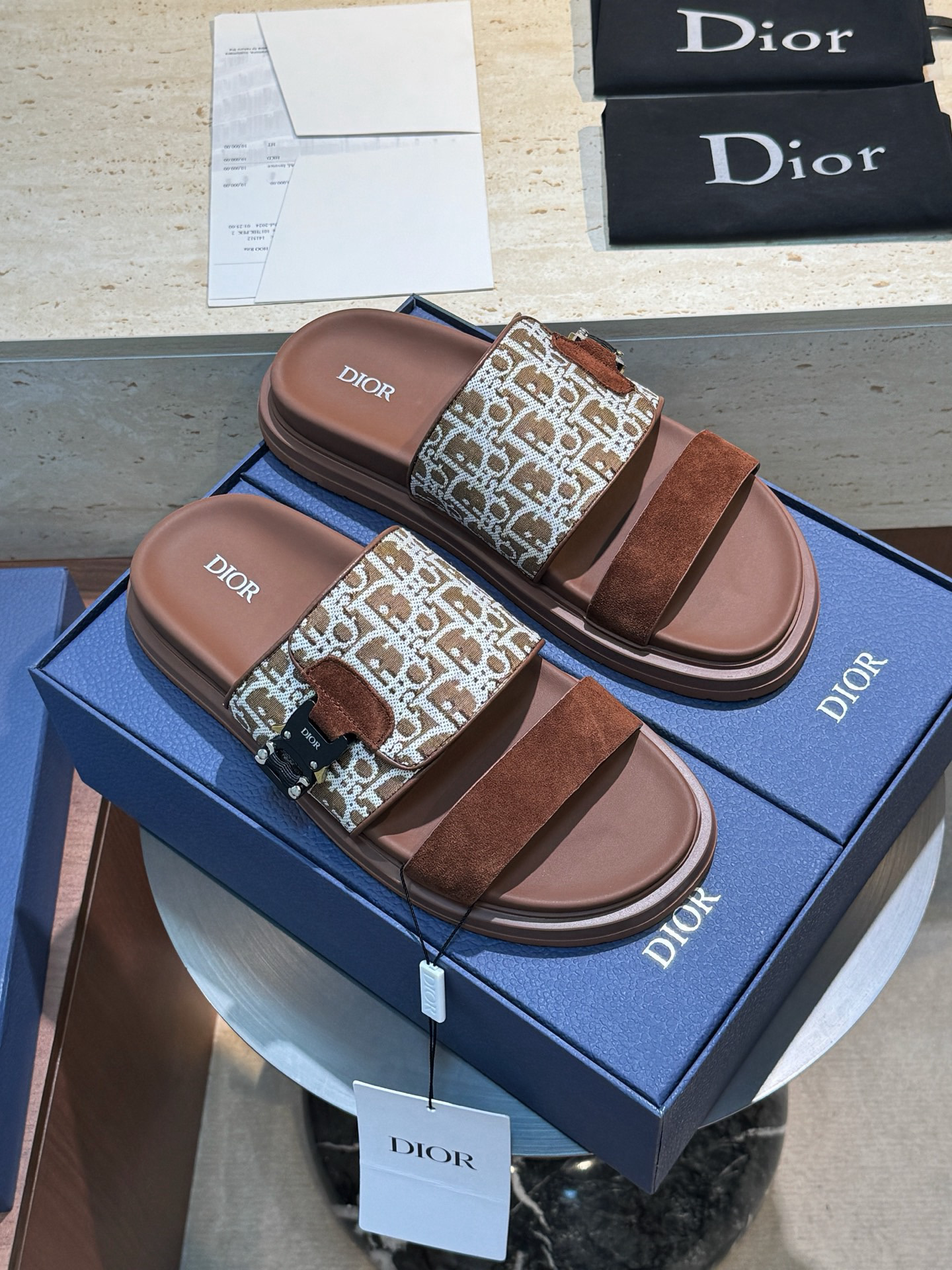 Shoe Men's Sandals Collection — 64b0e2bc Angle 1