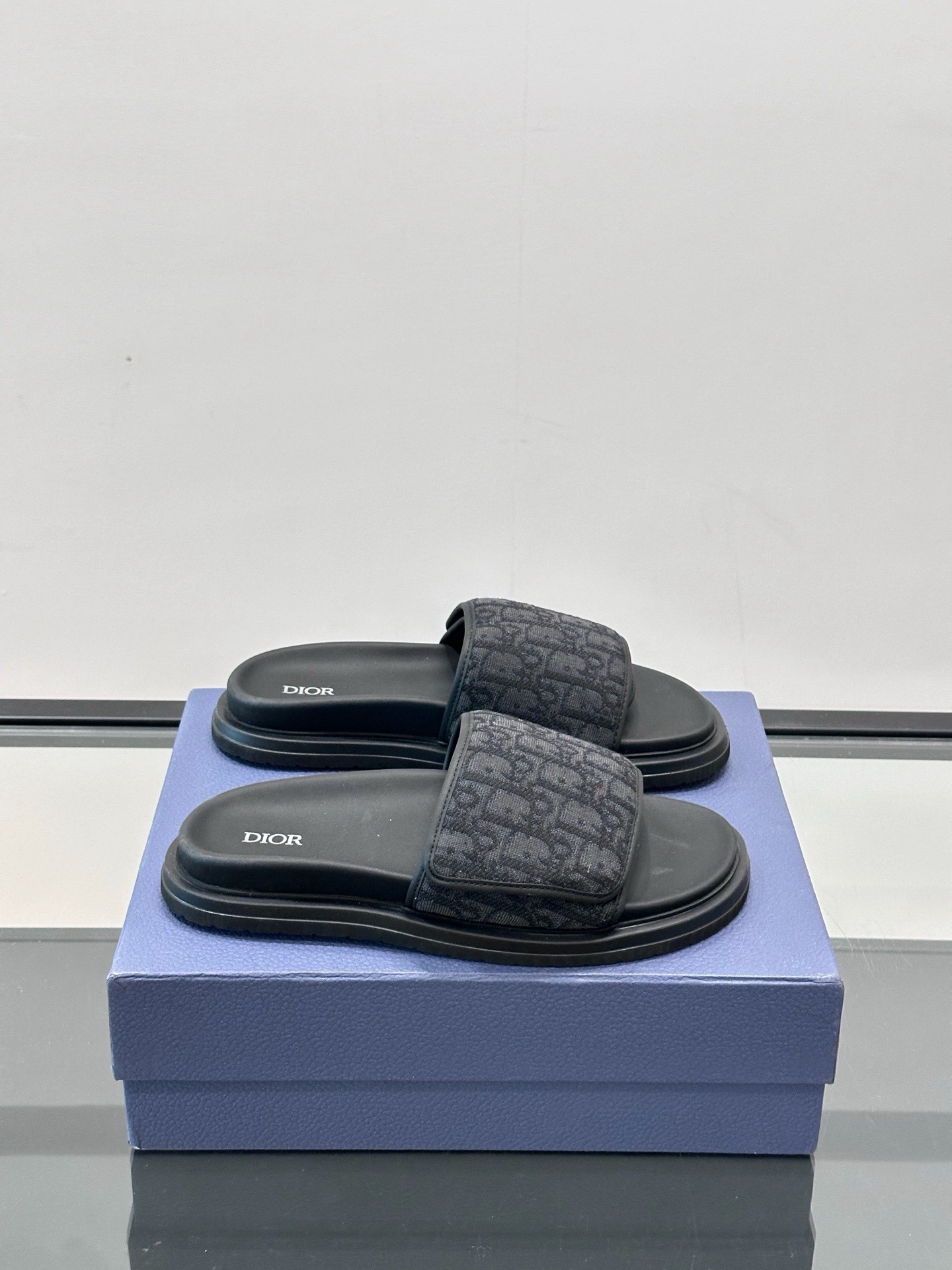 Shoe Men's Sandals Collection — aa09cf82 Angle 1