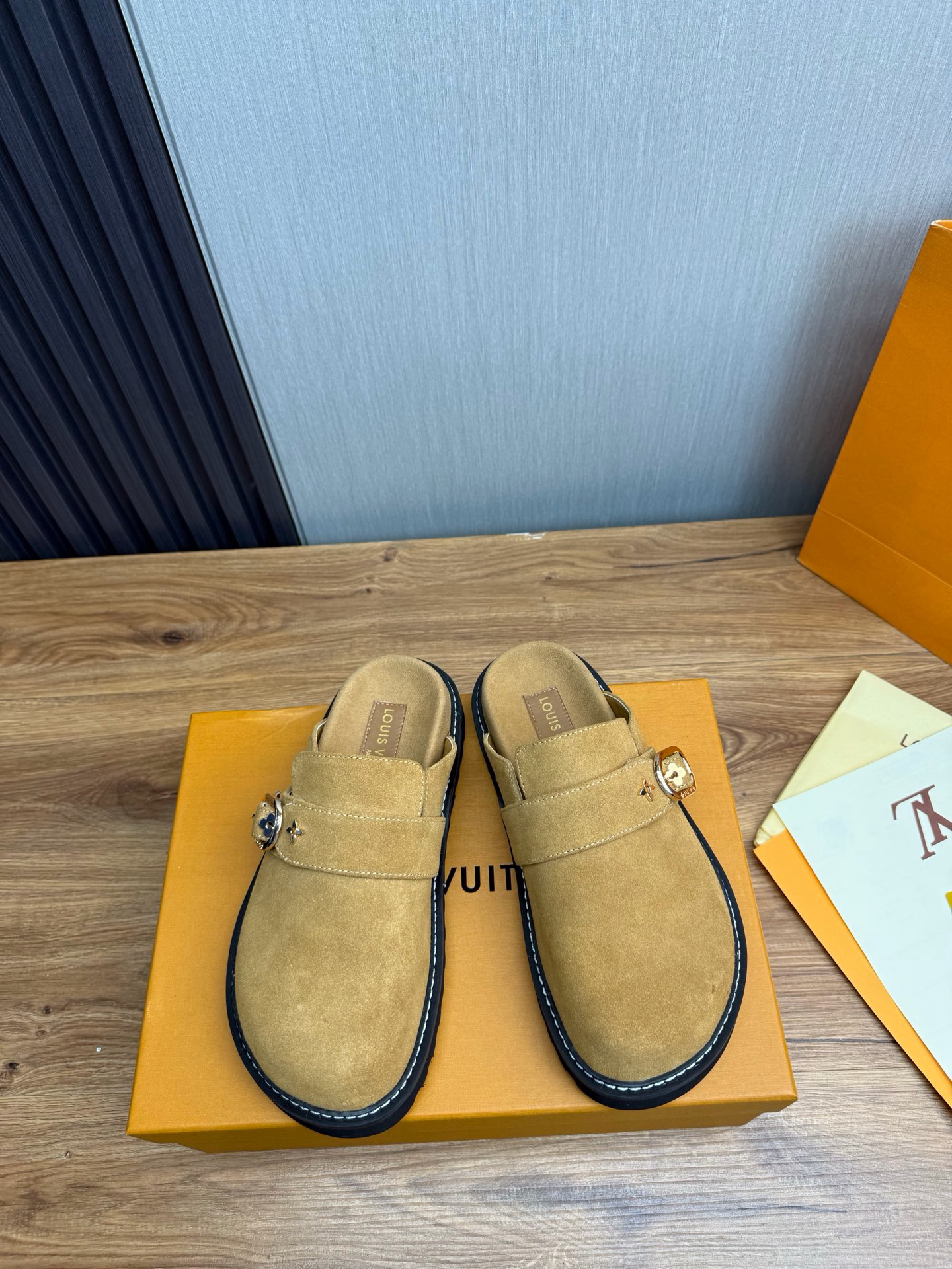 Shoe Men's Sandals Collection — dc65f855 Angle 1