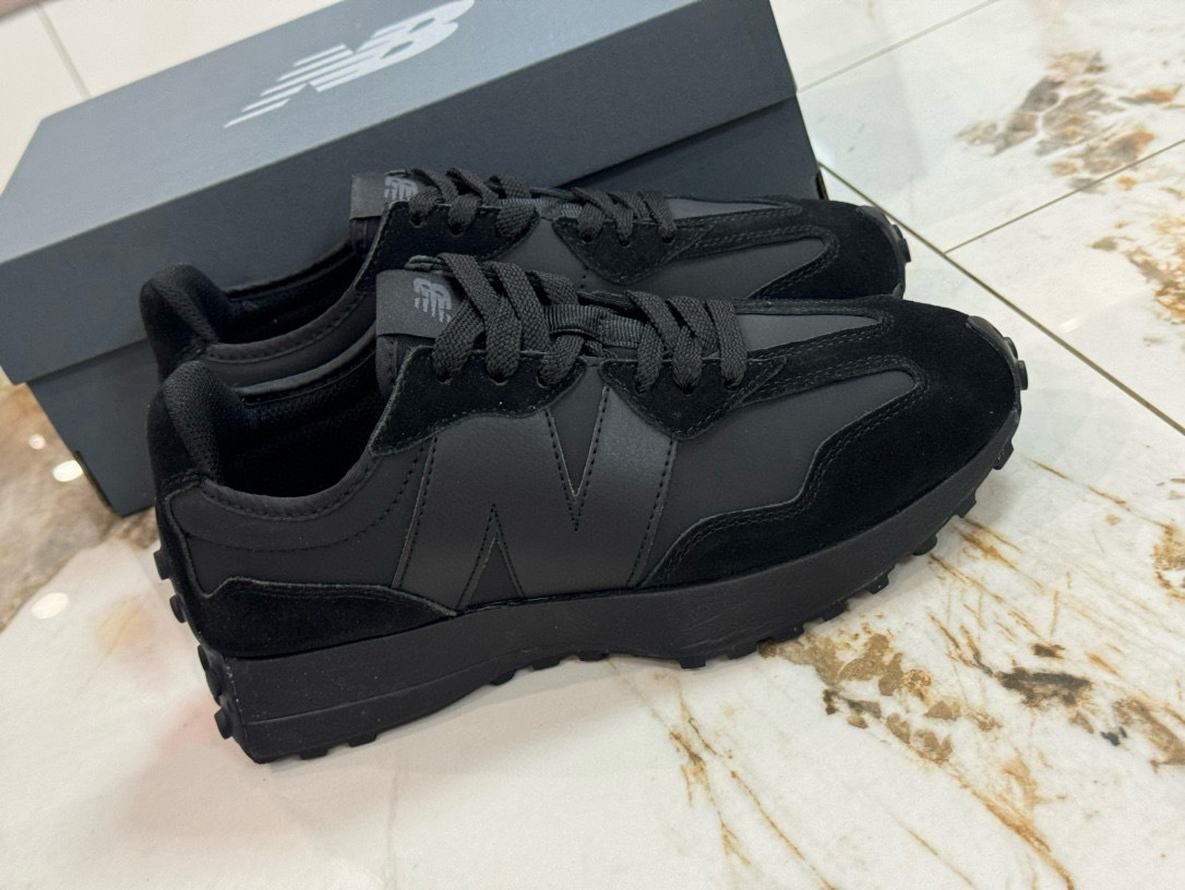 Shoe New Balance sneakers — 01e17022 Angle 1