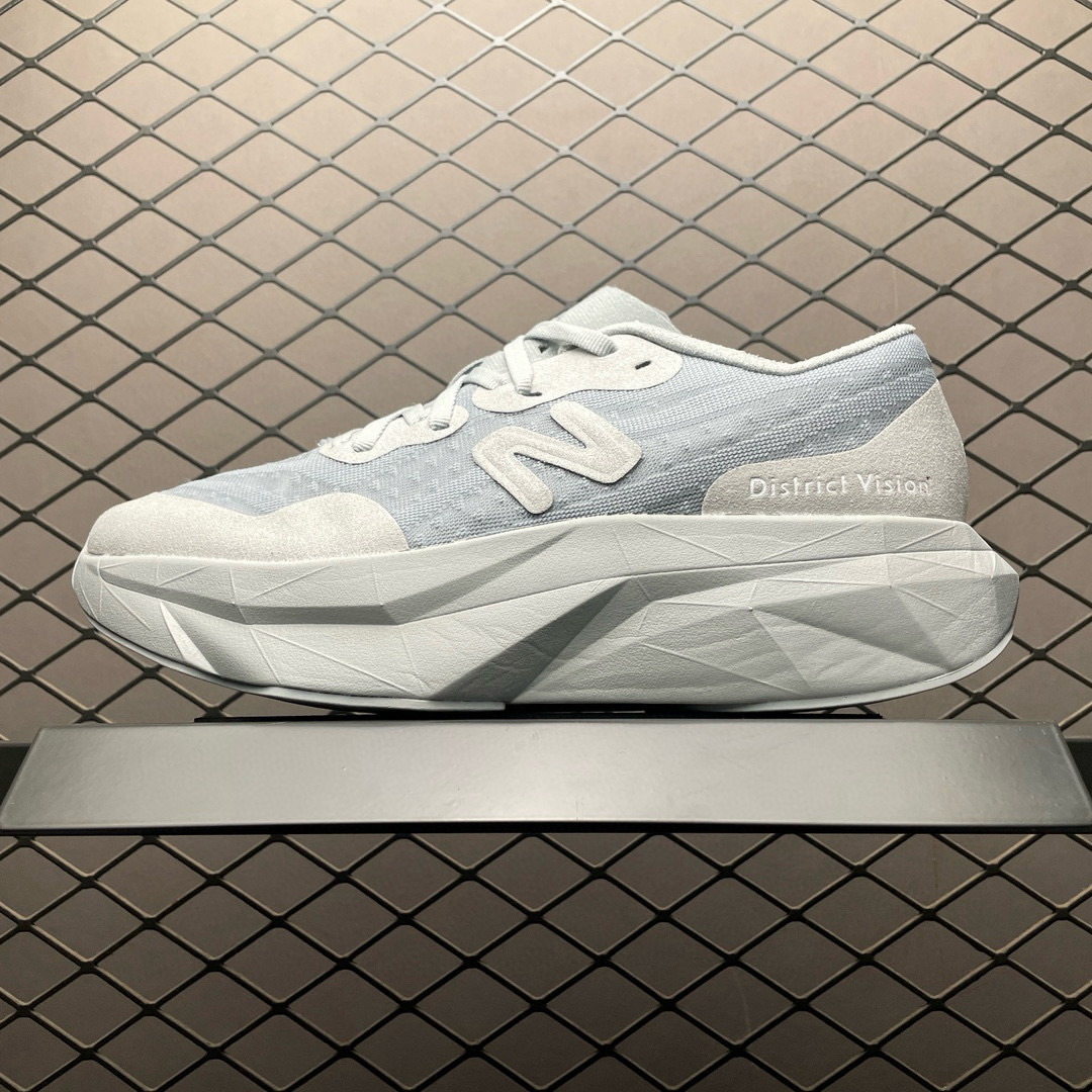 Shoe New Balance sneakers — 32eeb927 Angle 1