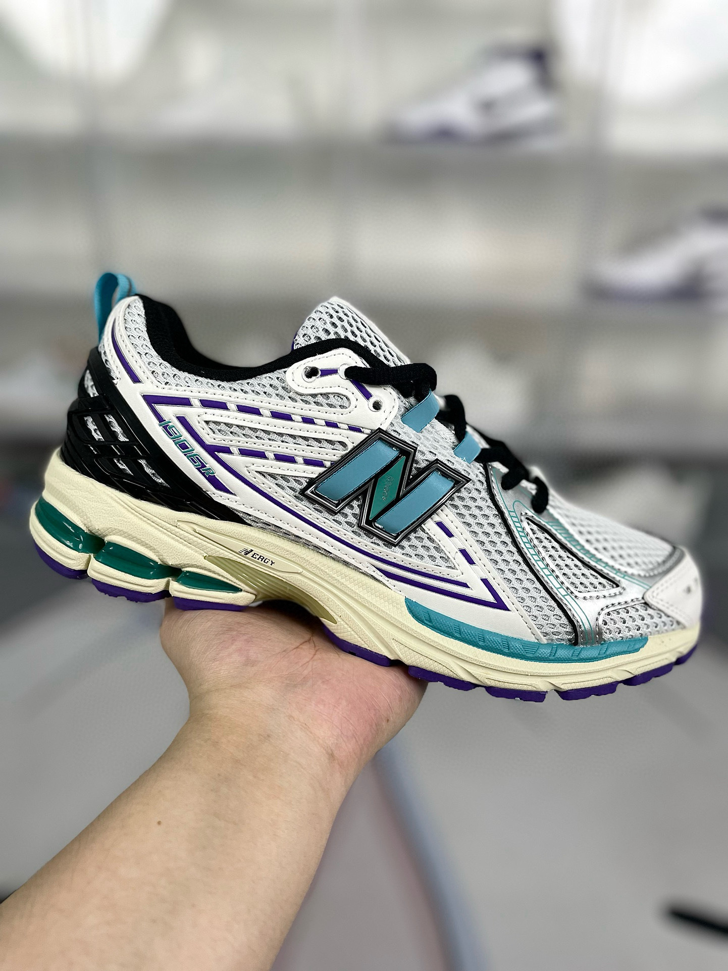 Shoe New Balance sneakers — 3c0586e9 Angle 1