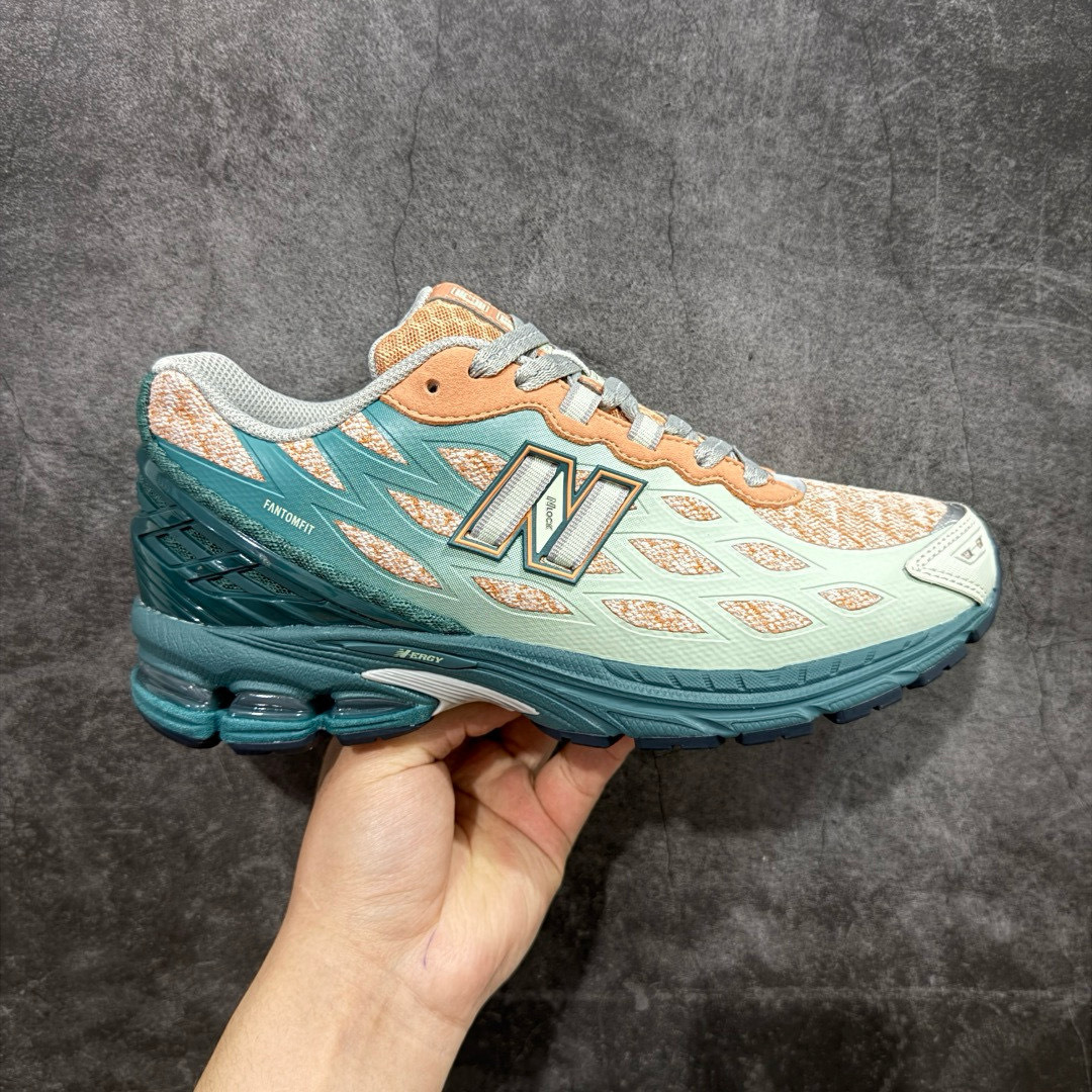 Shoe New Balance sneakers — 3e339287 Angle 1