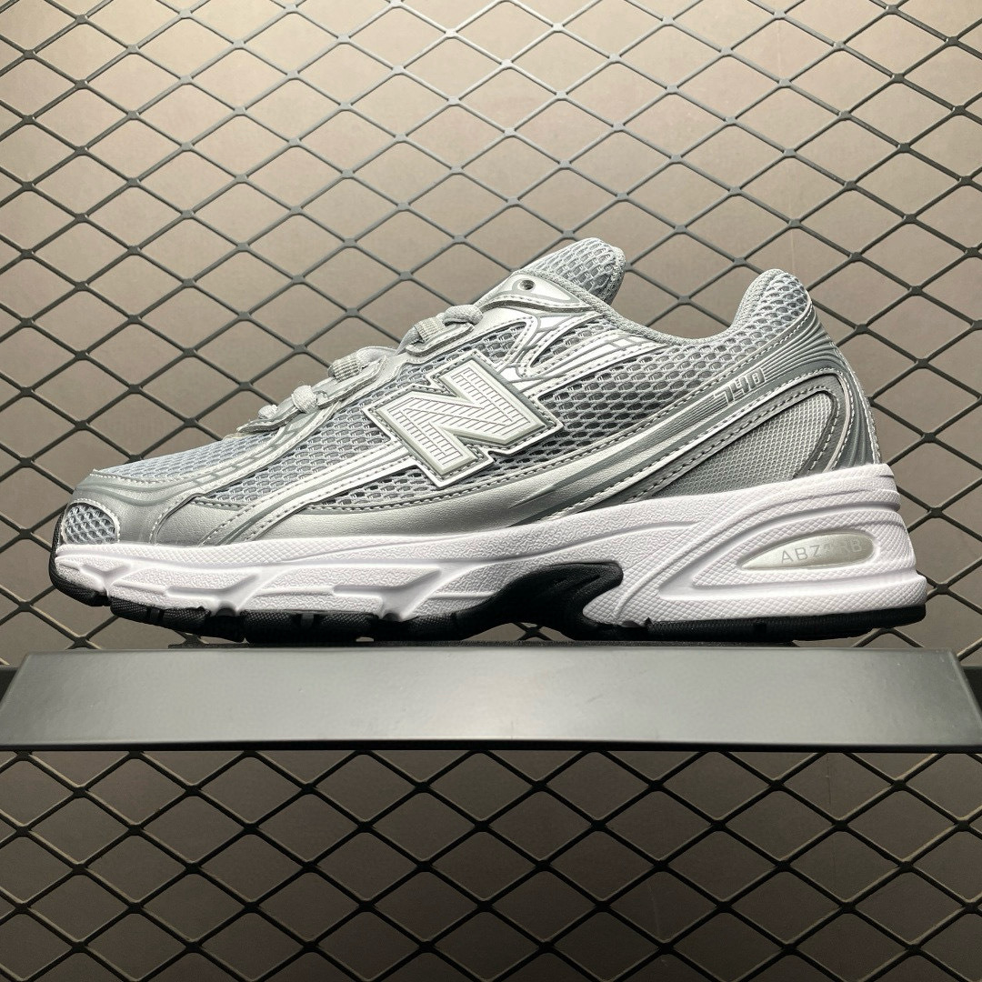 Shoe New Balance sneakers — 3f79c00a Angle 1