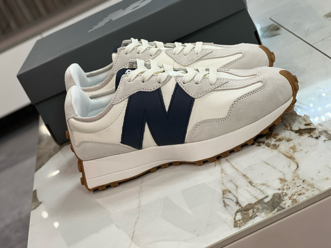 Shoe New Balance sneakers — 46b6be25 Angle 1