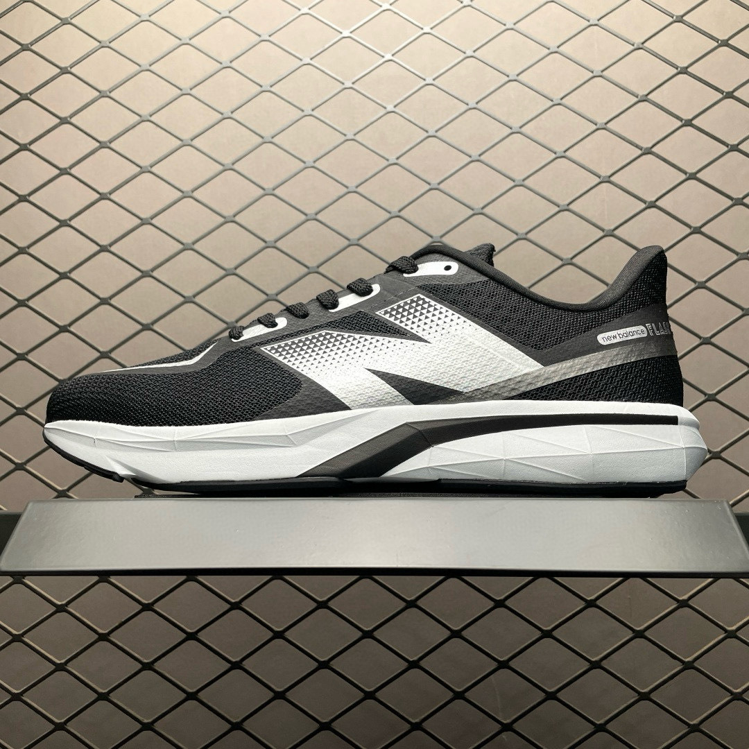 Shoe New Balance sneakers — 4b38df53 Angle 1