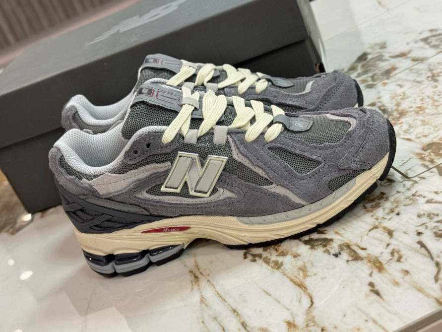 Shoe New Balance sneakers — 596b83a0 Angle 1