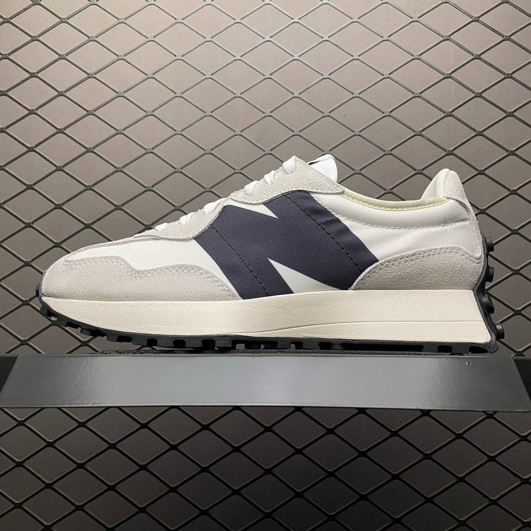 Shoe New Balance sneakers — 67c8ef86 Angle 1